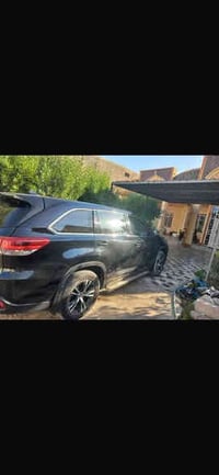 هايلندر. لون اسود السياره داخل صحراوي موديل 2017 جديده بيها صبغ بابين ...