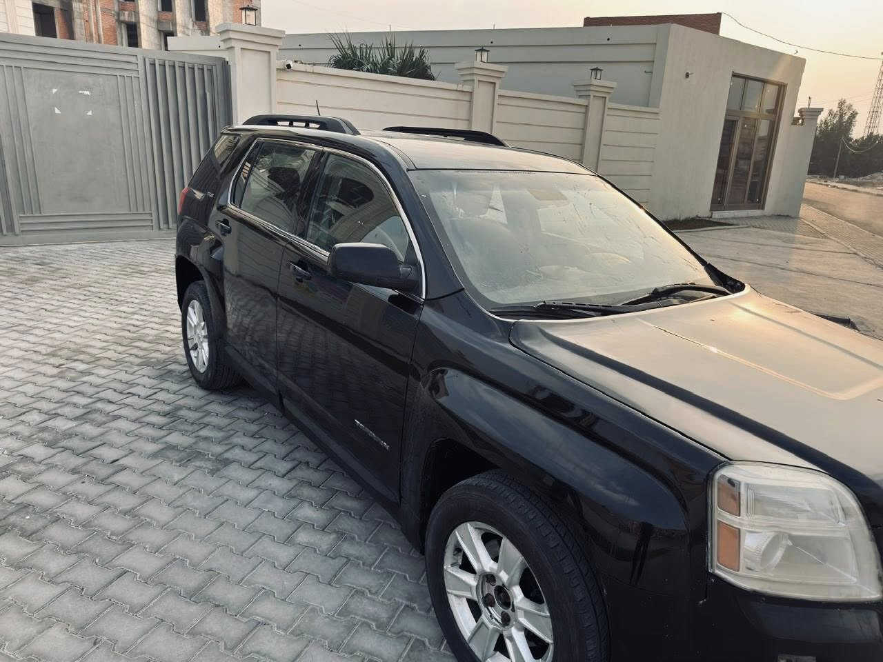 السلام عليكم جمسي تيران 2013 وارد امريكي فول موصفات (lst)رقم  بصره مشروع وطني سنويه مجدده محرك 4سلندر  محرك وكير حداده والتبريد مكفولات تخم تاير جديد السياره حلوه ودواخله نظاف  مواصفات شاشه كبيره وكامره وحساسات  وكشنات كهرباء وتدفىه كشنات . السعر 85 ورقه العنوان / بصره/ياسين خريبط 
تليفون📞/***********
