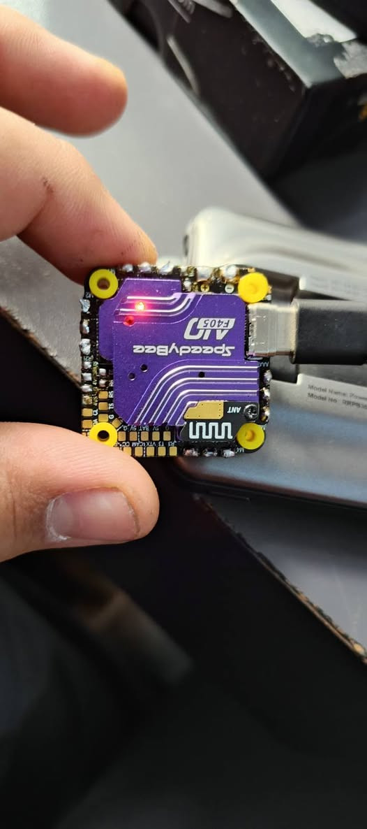 سلام عليكم افلاي كنترول 40 انبير  يوجد توصيل ***********
