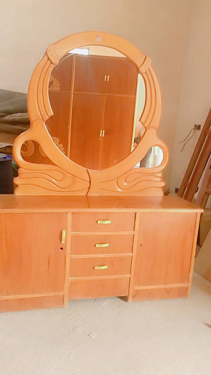 سلام عليكم متاح غرفة اخشاب نضيفه حيل تزكام عراقي السعر 380 وبيهه مجال
مكان المسيب 
***********
