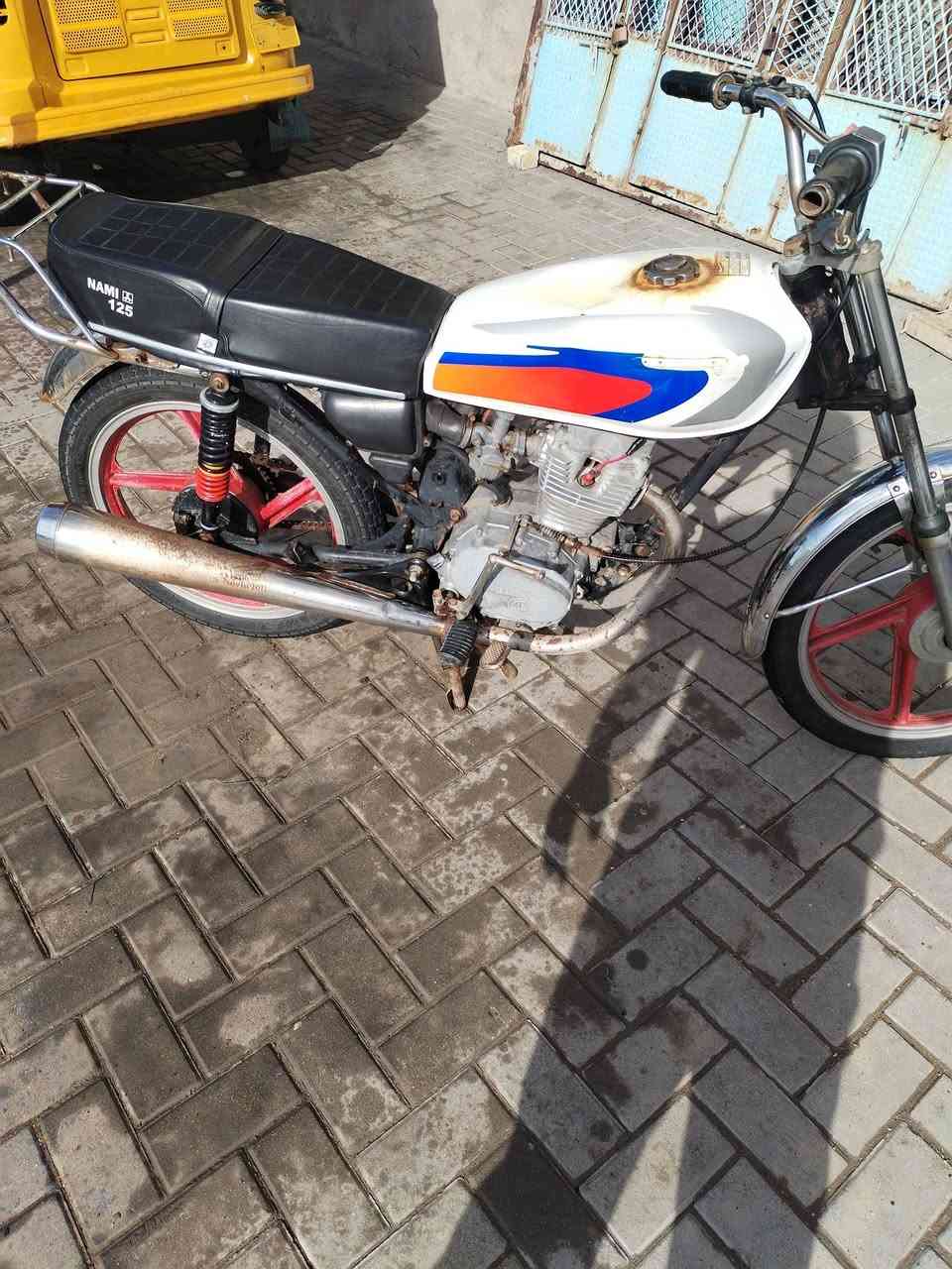 سلام عليكم دراجه للبيع ضايعه اوراقه مكفوله من البوكه الدراجه دكت هندر العنوان البصره دور الشرطه قرب محطة الكندي مقابل الجملونات شارع الغائد شراي يخابر ويدلل (***********)
