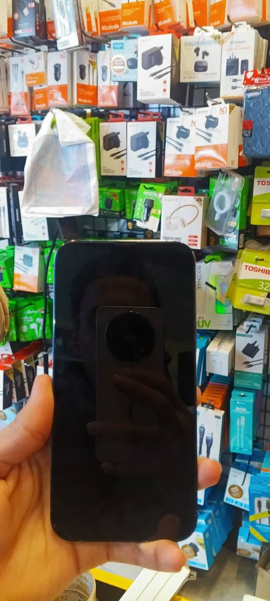 السلام عليكم ورحمه الله وبركاته 
ايفون 13برو ماكس 
مستبدل فقط شاشه 
وكاله من شركة اماني بيه ضمان 
نموذج M
ذاكره 256
تك سيمكارت 
الون ذهبي 
التلفون نضيف نضافه
 100/95

السعر ❤️‍🔥 بلاش 600وبي مجال 

للاستفسار واتساب فقط 
***********
حياكم الله واهلاا وسهلاا بكم احبتي الكرام
