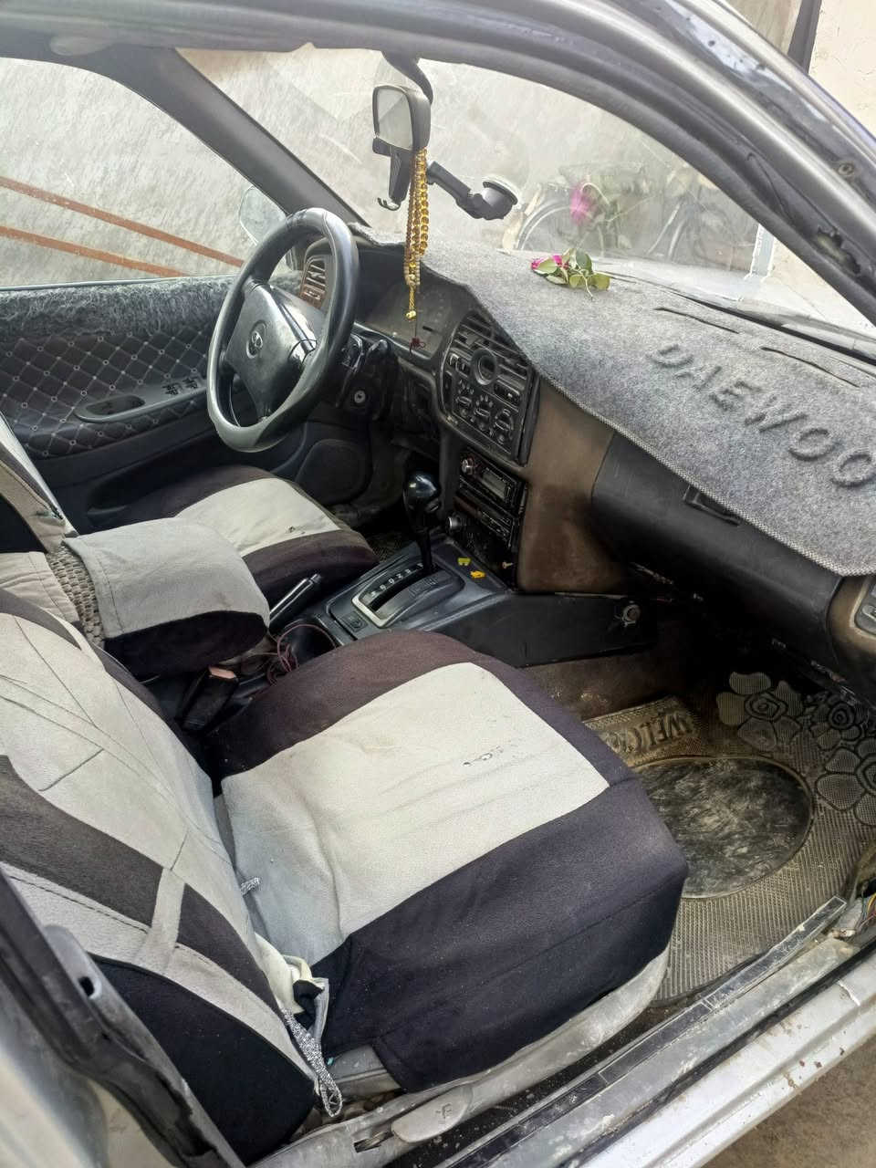 سلام عليكم فراشه للبيع موديل 98 السعر  35وبيهه مجال الكير والمحرك خير من الله السياره شغل جديد وباسمي تحويل ثاني سنويه لل 29 
***********
