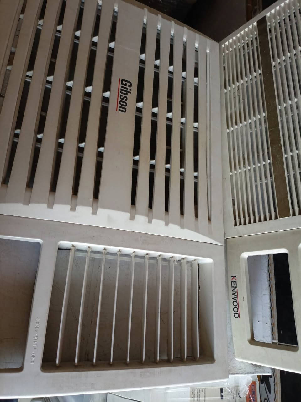 السلام عليكم مكيفات للبيع عدد اتنين استعمال قليل سعر 450 مكاني بغداد مدينة الصدر يم ساحت55 
***********
