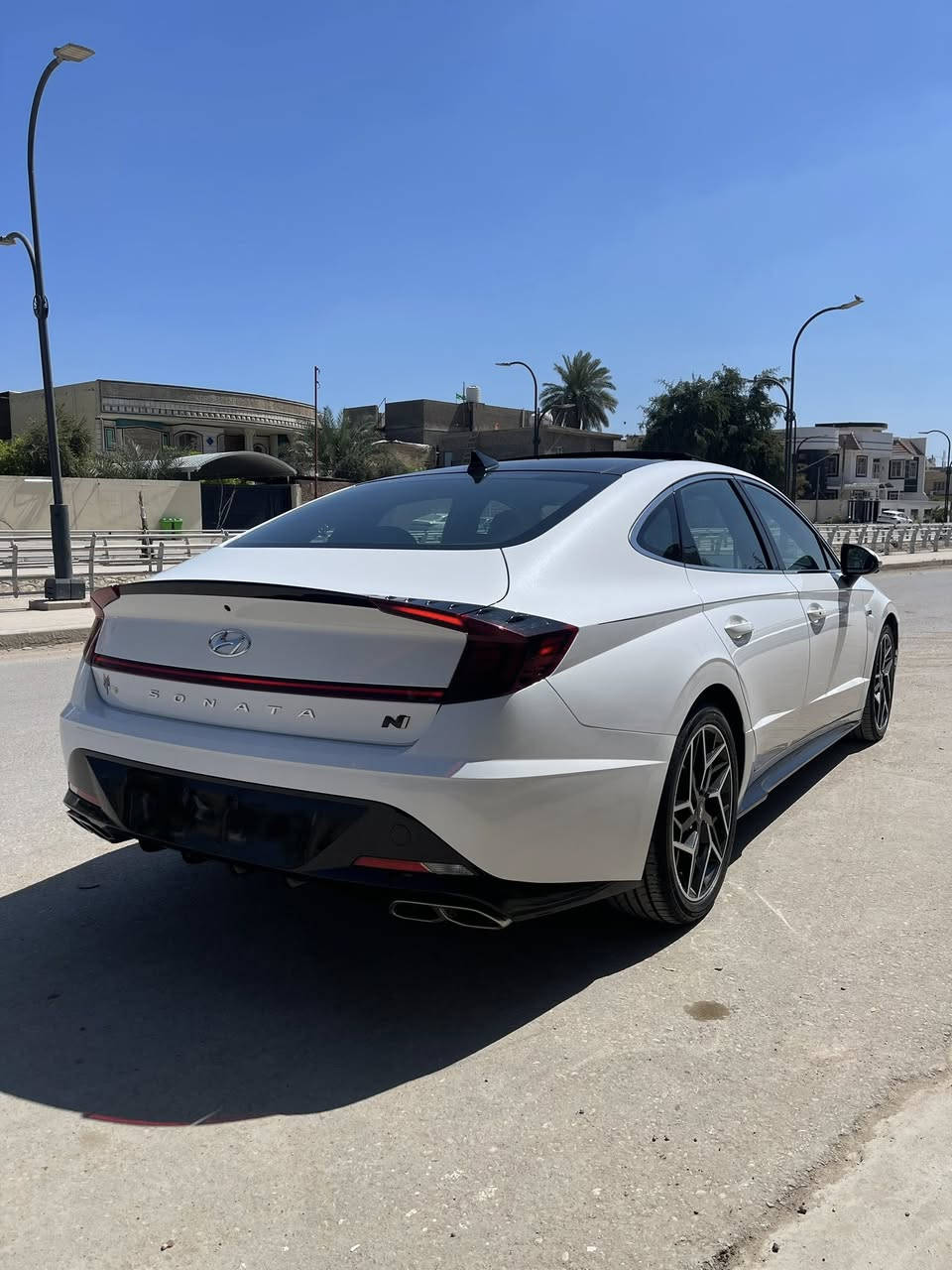 السلام عليكم 
هونداي سوناتا للبيع فئة Nline 
موديل 2023 فول 1/1
السيارة حادثها جاملغ الايمن مبدل اصلي 
+نص دعاميه مبدله اصليه
السيارة اربع كاميرات
السياره لا دواخل ولا ايرباك
اماشيه 22
مكينتها 2500 تيربو
بيها ستسم صوت وبيها كشن خزن 
عداد  داتا شوت 
الجنطه ترحيب
السيارة مابيها اي ملاحضة ولاصبغ 
السعر:205 وبيها مجال بسيط
المكان :حله
رقم الهاتف:***********
