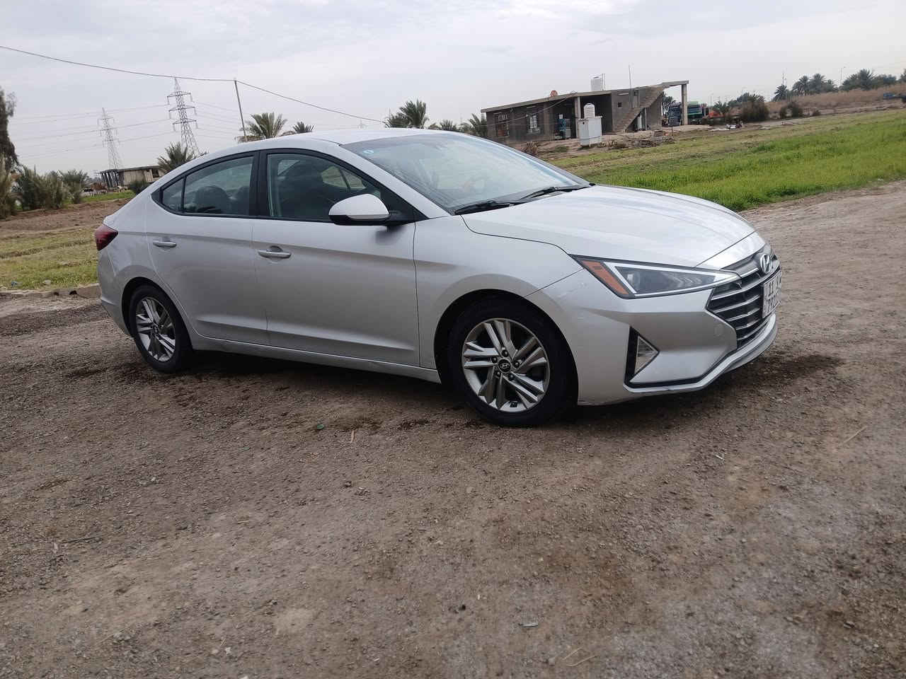 سلام عليكم سيارة الانترا امريكي موديل 2020 بدون حادث كير ومكينه مكفولات رقم بغداد انكليزي الجديد 
كامرة دوارة حساس جانبي توقف ذاتي تحيد مسار 
السعر 
***********
