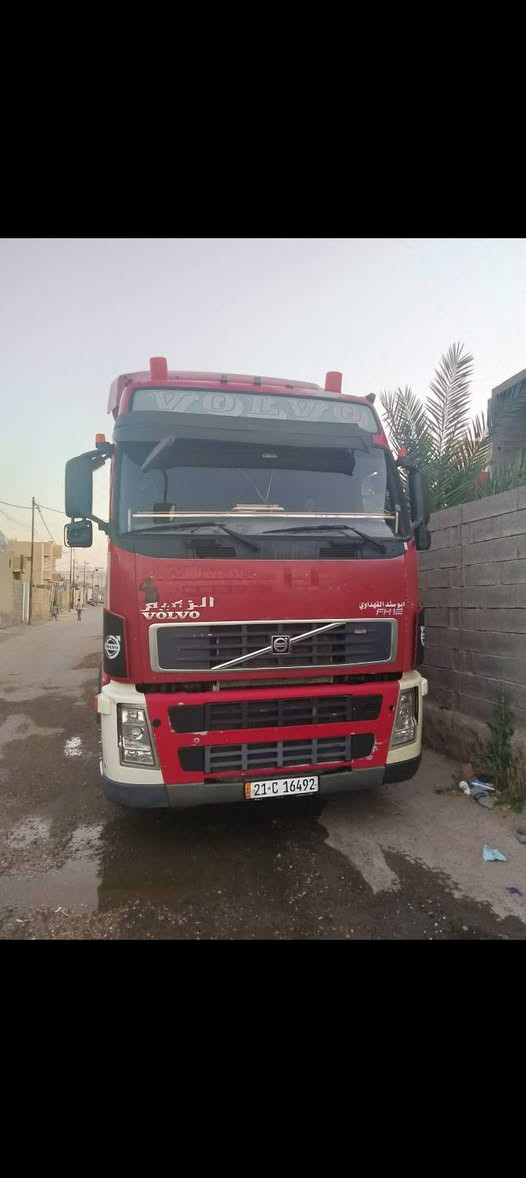 السلام عليكم سياره للبيع فولفو موديل 2002 سياره كامله طوناج جاهزه للشغل السعر 325.   ***********

