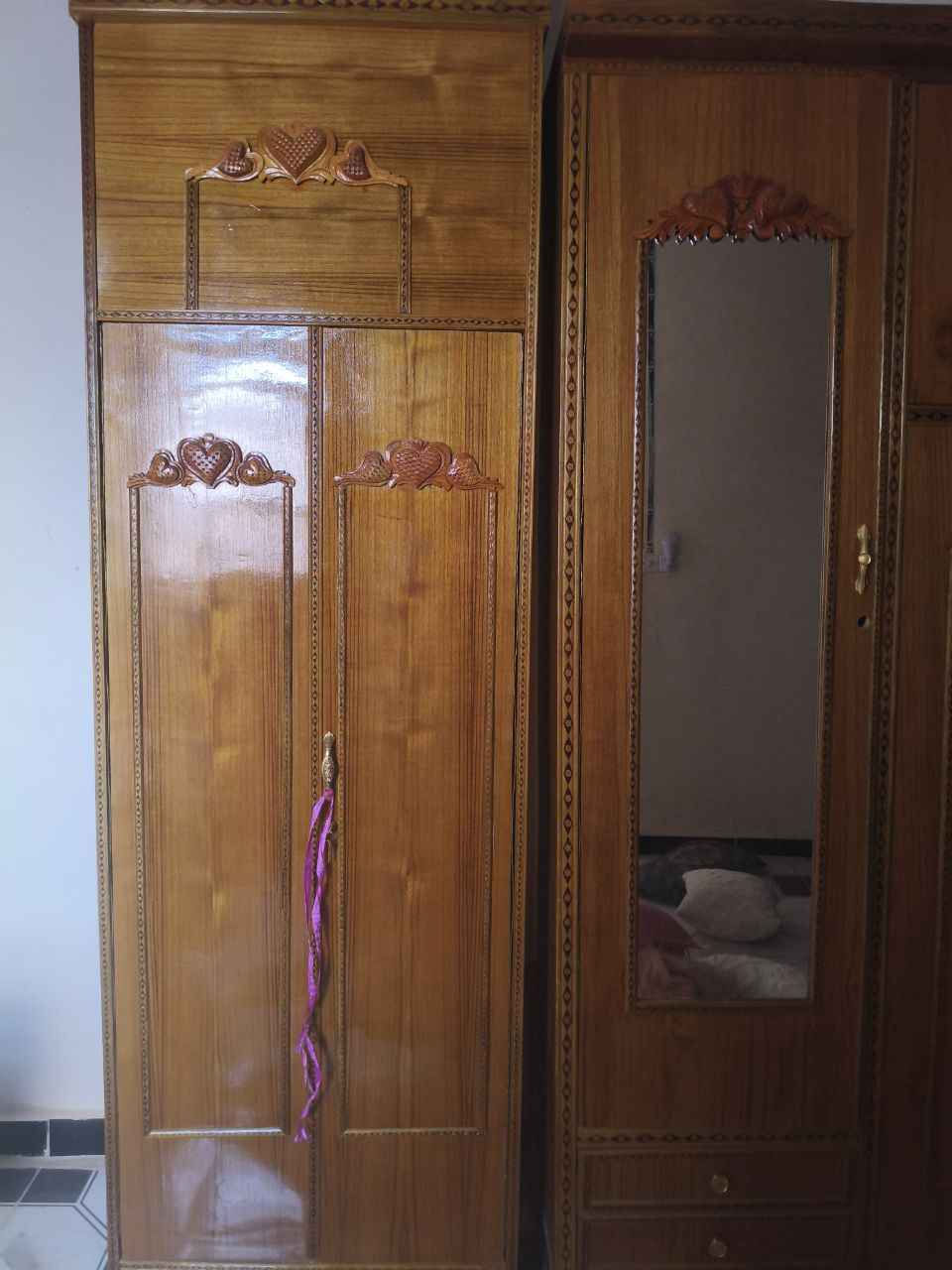 غرفة نوم جديدة 6 قطع  إستخدام ٣ أشهر فقط أخت الجديدة كنتور ٦ أبواب طابقين ... السعر 700 وبيها مجال للشراي 
واتساب *********** Singapore
