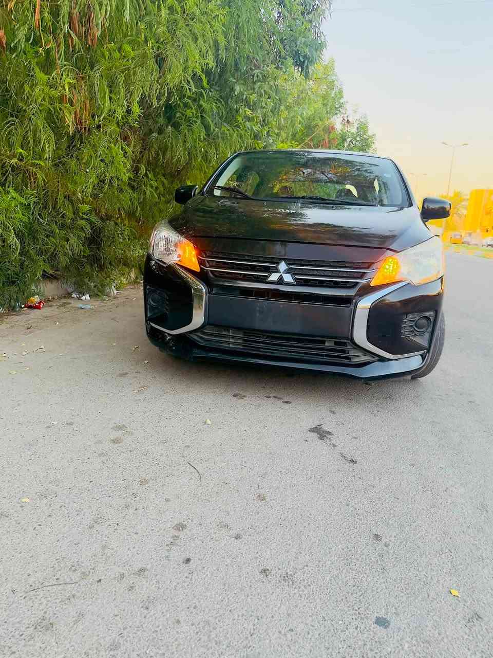سلام عليكم 

للبيع وبسعر مُناسب 
 
سيارتي مسيوبيشي ميراج موديل 2023 تحكم ستيرن بالجهتين كامرة خلفية اصلية ( بلادية ) شاشة چبيرة بلوتوث وUSB بيها رادار امامي مانع للأصتدام وبيها مانع تزحلق وABS ما يخليها تشحط و4 جامات مال الابواب تصعد وتنزل كهرباء 

طبعاً السيارة ما مصبوغة أبد والايرباكات ما طاكة 
( يعني جميع الايرباكات سليمة ) بس للامانة مصلح بيها شوية على البارد وبفضل الله السيارة جديدة بعدها وعلى وضع الشركة المحرك والكير كلهن على البلاد وكذلك الكهربائيات والحدادية مالتها مال سيارة توها طالعة من الشركة وما ملعوب بيهن ابد ودهن كلة اصلي اديرلها 

ومكاني بغداد وهذا رقمي ***********

