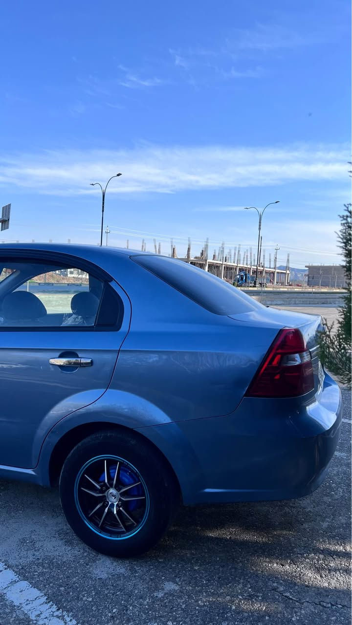 اڤيو ٢٠٠٧ 
گير و مكينه ب شه رت 
شاشه كاميره 
تايره و ويل كب جديد 
٤ قطعة به خ بي داخلي 
٥٠ ورقه و ٣ ورقه غرامه دي ژ سعري ئيت خار 
افيو ٢٠٠٧ 
الگير و المحرك بشرط 
شاشة و كامرة 
٤ قطع بخ بدون دواخل 
السعر ٥٠ ورقة و ٣ ورقات غرامه تنزل من السعر 
السياره مكفوله تامة 
*********** زاخو, دهوك
