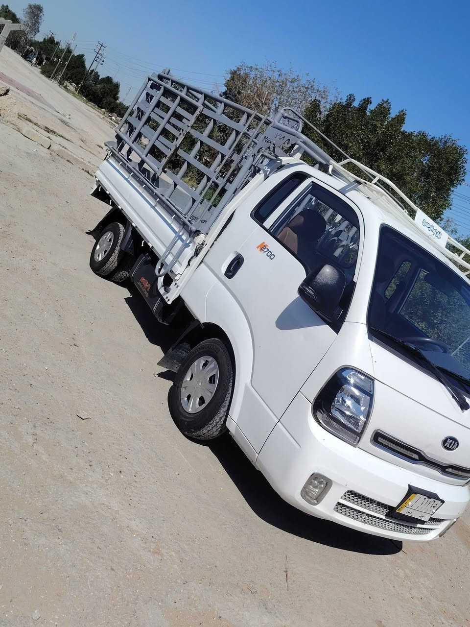 سلام عليكم سياره البيع موديل 2021 مكفوله من كلشي رقم بابل سياره جاهزه من كلشي تايرات  جديده تبريد من كلشي مكفوله سياره تصال *********** مكان قرب شركت رنه
