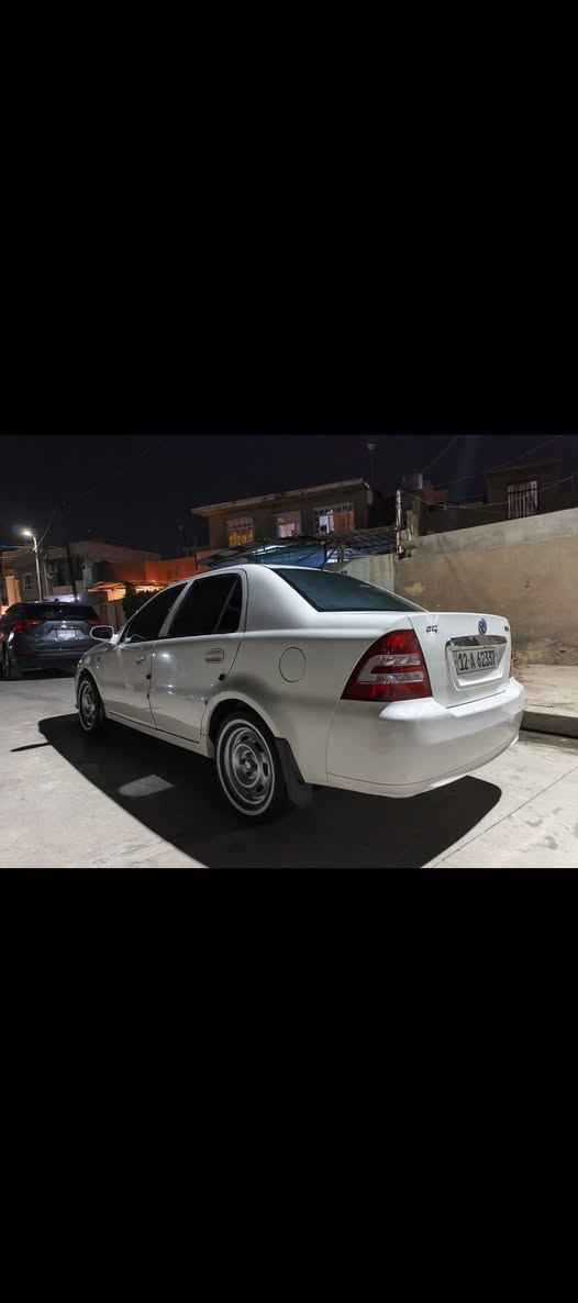 سي كي للبيع 2013
كصه قديمه داخل لونين بدون صبغ بيها بارد بجاملغ الكدام اليمين فقط 
داخل نضيف محرك وكير شرط يعوزها بوليش بس سياره حيل نضيفه رقم  نينوئ نكليزي كوبون ورقي بيها شرط الوكاله والتحويل
تايرات على نص باتري جديد تبريد شغال محرك اصلي 
موصل الايسر 
سعرها 55 وبيها مجال قليل 
***********
***********

