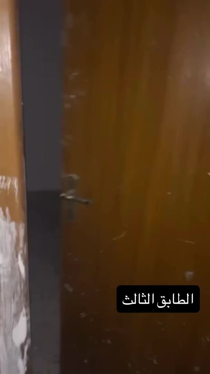 السلام عليكم دار للإيجار المساحه 75 متر 
الطابق الاول غرفه ومطبخ وحمام 
الطابق الثاني غرفتين
الطابق الثالث غرفه وبداخلها تواليت 
العنوان الشعب العقاري قرب اعدادية بلقيس 
للاستفسار الاتصال على الارقام التالية :

‭0773 656 5769‬
‭0773 498 9385‬
