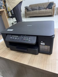 طابعة برذر عدد 2 استخدام جدا بسيط وسبب البيع غير مناسبة لعملي موديلها ...