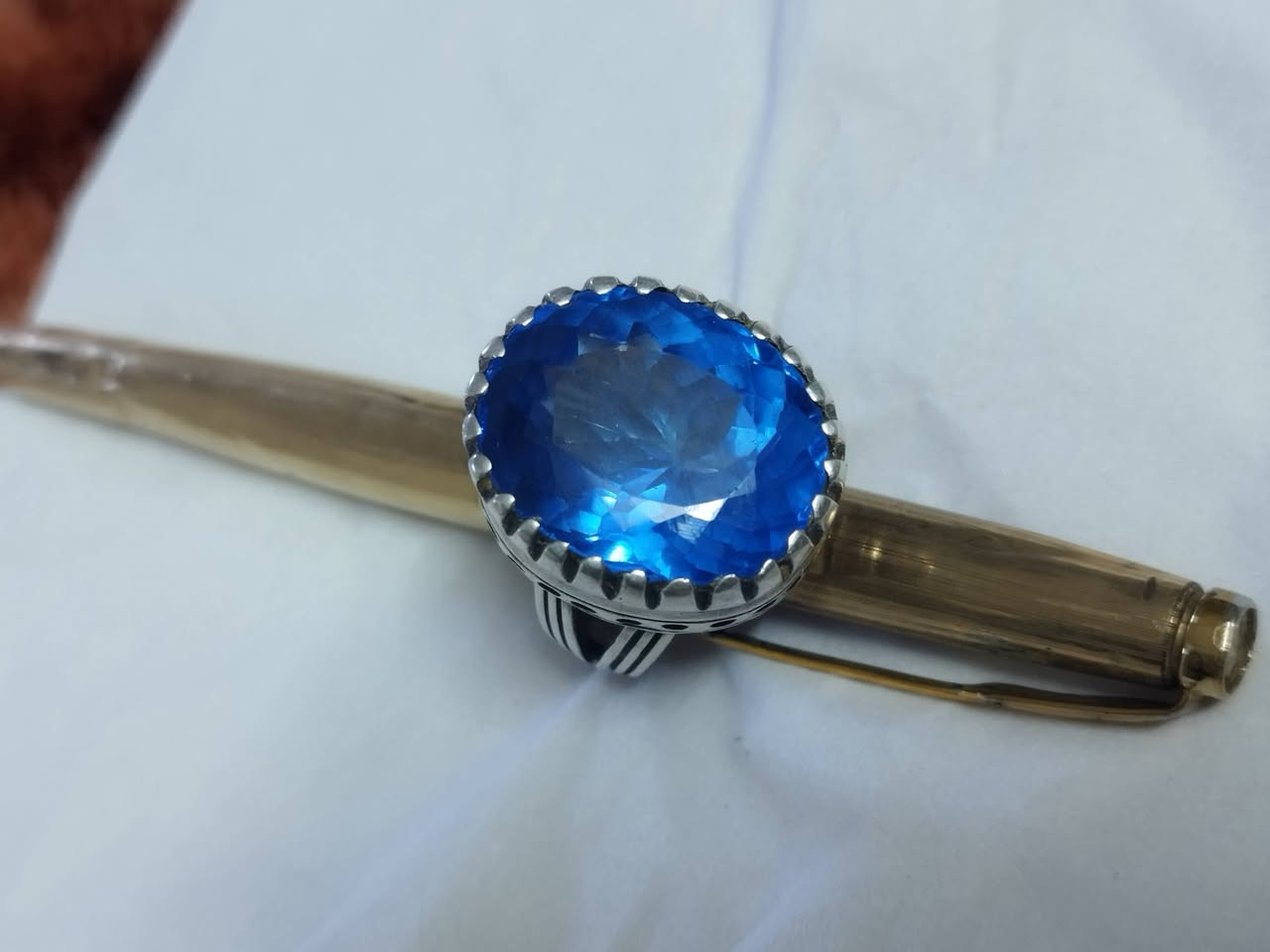 حجر التوباز بصياغه يدويه ثقيله وحجم كبير حجر اصلي للبيع     السعر خاص


**إذا كنت صاحب هذا الإعلان وتريد حذفه لأي سبب، رجاءا أرسل رسالة إلى الدعم الفني**