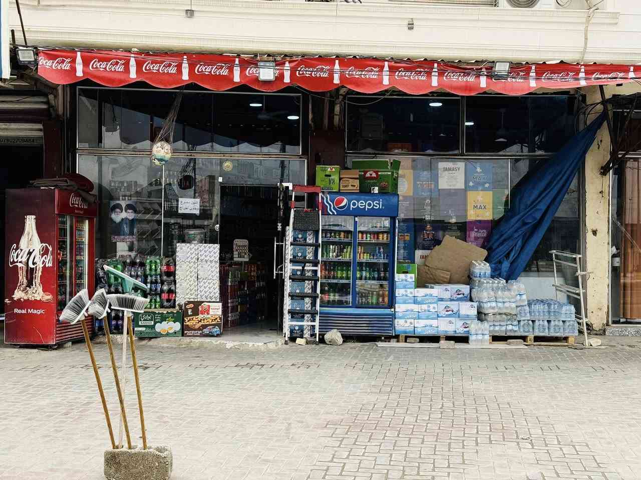 السلام عليكم أسواق للبيع
مكان كربلاء حي المجتبى قرب البيطرة 
مقابل منتجع ريحان
 
الاستفسارات هذا رقم ***********
