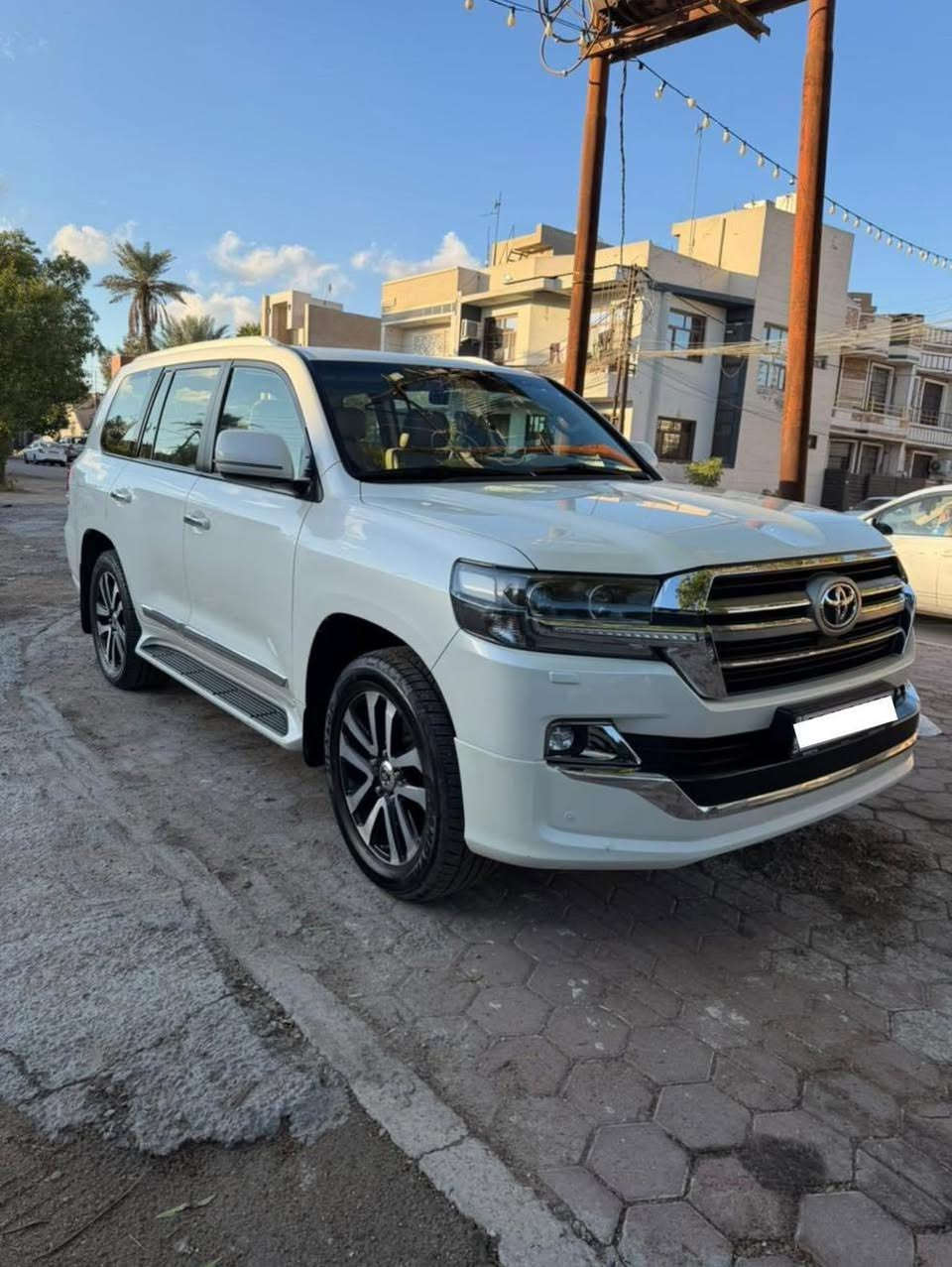 للبيع
 تويوتا لاندكروز كراند تورنك
2019 
GXR V6 
السياره مكفوله بدون صبغ بدون تبديل بدون حادث
ماشيه ١٢٠ الف حقيقي وكل صيانتها بالشركه 
السياره فول مواصفات كراند تورنك
عدادات لكزس صندوق شفط لايت اسود شاحنه وايرليس سلايت بصمه شاشه ام الدعاء من تفتح سويج ثلاجه داخل جلد بيجي تبريد مركزي ٣ قطع كشن السايق كهرباء ٣ وضعيات شاشات خلفيه تخم تاير جديد شادلها 
رقم بغداد الجديد سنويه وفحص جديده ورقم جديد بأسمي تحويل ثاني يوم
سعر السياره 55,000$ 
مكان السياره بغداد المنصور 
***********
