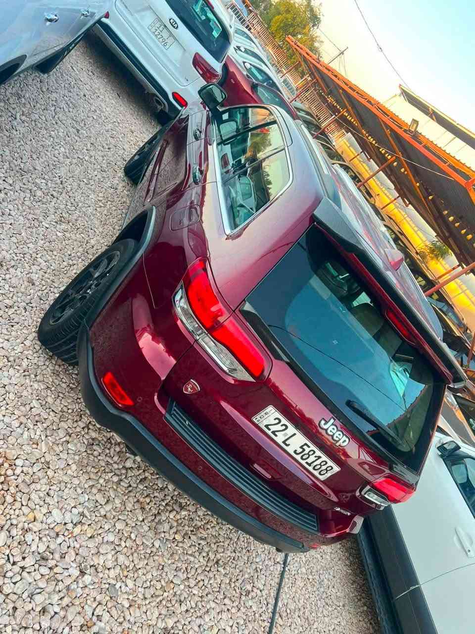 جيب Jeep 2020 #خليجي ( كفالة عامة ) فوول 
رقم اربيل بأسمي سنوية جديدة 
بصمة - تشغيل عن بعد 
فتحة 
داخل بيجي 
جنطة كهرباء 
كشنات كهرباء 
رادرات  جانبية 
رادار  ( امامي - خلفي ) 
ويل بلاك 
تحكمات مقود
شاشة كبيرة 
كامرة خلفية
حساسات ( امامي - خلفي )
كشافات 
ماشية 130 الف حقيقي 
 
السعر / 242$ ورقة 

السيارة كفالة عامة بدون صبغ بدون تبديل وجديدة 

العنوان / كربلاء المقدسة - معارض حي الصناعي
معرض الليره لتجارة السيارات 
***********
*********** 
 ***********
