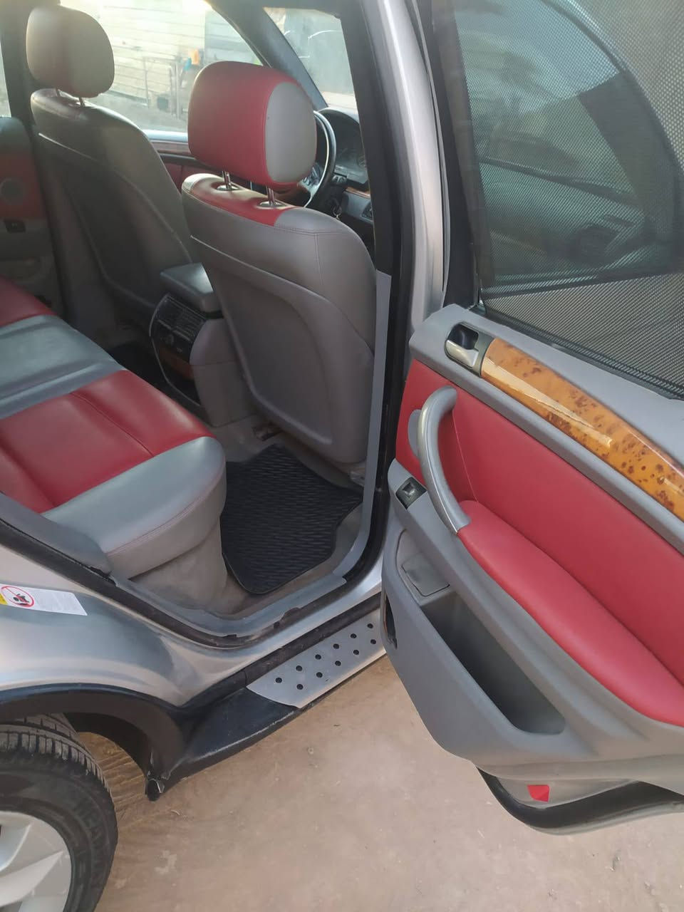 السلام عليكم xf للبيع 
2003 خليجيه السياره محرك 44 داينمو مي مكينه وكير توني شادهن وارد يابان ***********
