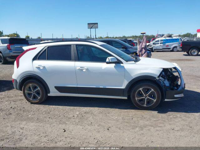 2025 KIA NIRO EX 
اللون/أبيض 
/عداد المسافة 16,237 mi
المحرك 1.6L I-4 DI, 
القيادة :تعمل وتسير
 المفتاح  :  موجود 
الحادث : كما موضح في الصور
تاريخ المزاد :  7/1/2025لساعة 4:30م
شراء و شحن السيارات من كافة المزادات الامريكية و الكندية الى العراق و الاردن و الامارات بأنسب الاسعار و اسرع الاوقات  كما توفر لكم الشركة في مقرها بالاردن صيانة السيارات باسعار مناسبة  ثم شحنها وتخليصها  الى كافة المحافظات االعراقية وكردستان  ومع ضمان لكم سرعة الانجاز بالطرق  القانونية وبناقلات عراقية كما توفر لكم الشركة خدمة بيع سياراتكم في معرضها الكاىن بالزرقاء بالمنطقة الحرة لمن يرغب  بدلك لمزيد من المعلومات يرجى زيارة مكتبنا الكائن في بغداد -صليخ_شارع ل٦٠٠/شارع التفاحه / (مكتب الرحمن )  او الاتصال على الرقم 
 ***********
ومقرنا بالاردن -المنطقة الزرقاء المنطقة الحره/شارع ١٧ (شركة قمر المدينه)
عمان: 009647708710458

