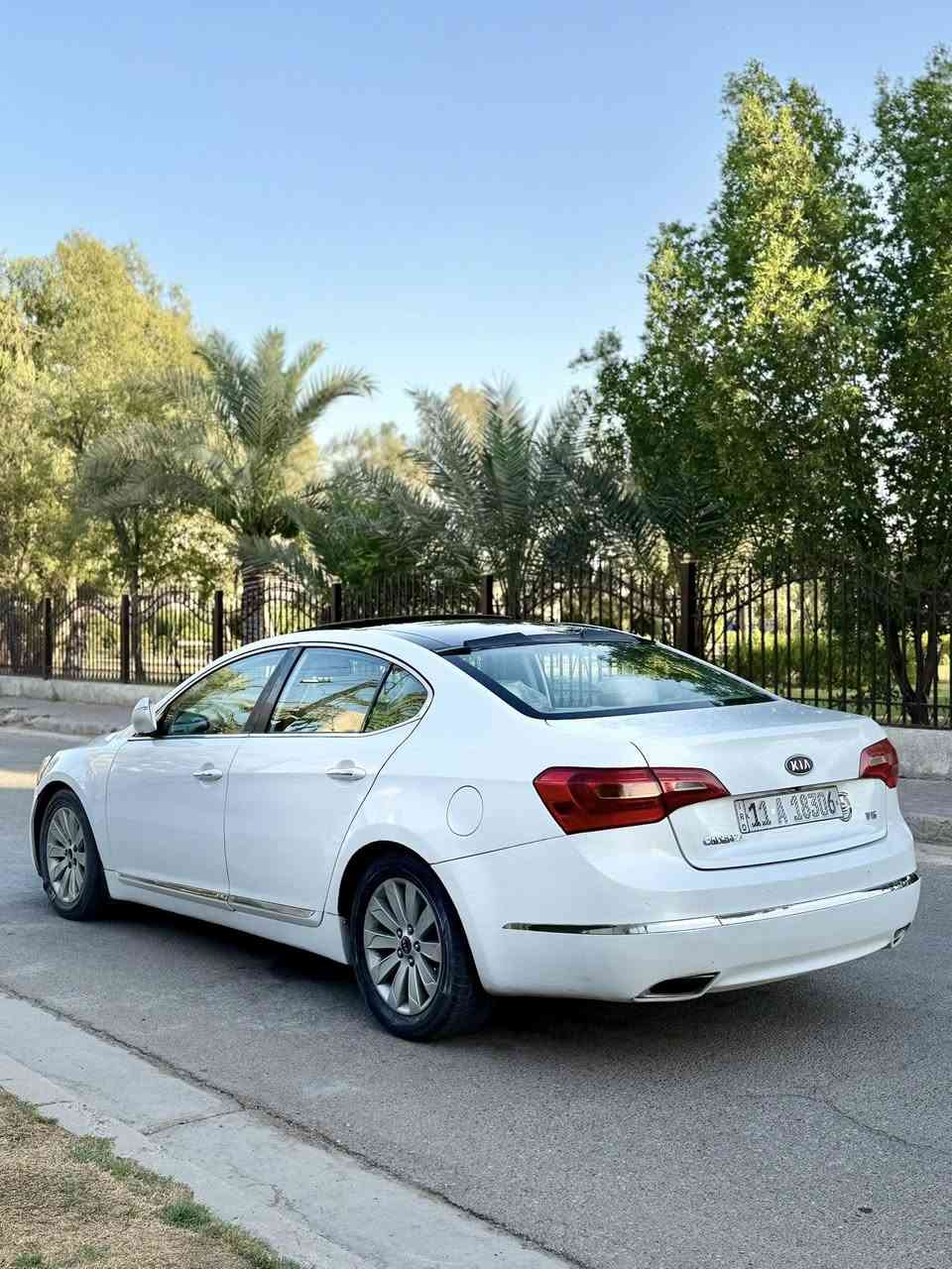 للبيع كيا كادينزا  2011خليجي السعر ((86)) وبيها مجال بسيط
رقم بغداد الجديد 
  سنويه جديده بأسمي 
محرك 6 سلندر 3500 دووش
صدر خير من الله 
داخل مدوشم أرضيات الشركه جواهه
شاشه وكامره 
حساس خلفي امامي 
بانوراما 
بصمه تشغيل وبيبان 
أناره داخليه والدوسات وترحيب
كراسي اماميه كهرباء 
تحكمات ستيرن 
حاجب لايت 
وزنون 
تبريد ثلج 
مصبوغة حزام للجمالية فقط بدون حادث 
مكاني بغداد للاستفسار:***********

