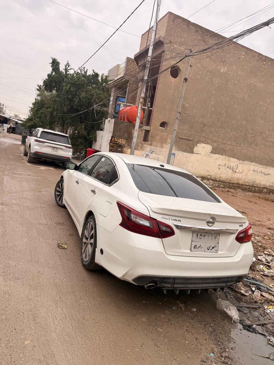 السلام عليكم
نيسان التيما 2018 رقم دهوك
منضومة غاز 

المواصفات
بصمة ابواب
مانع انزلاق 
تحكم استيرن
مثبت سرعة 
كشن كهرباء
كاميرا خلفية 
الحادث موضح بالسونار بدون دواخل نهائياً  بدون ايرباك كلة سليم 
گير محرك 

السعر123  بيها مجال بسيط
المكان ديالى /بعقوبة  للاستفسار الاتصال
***********
