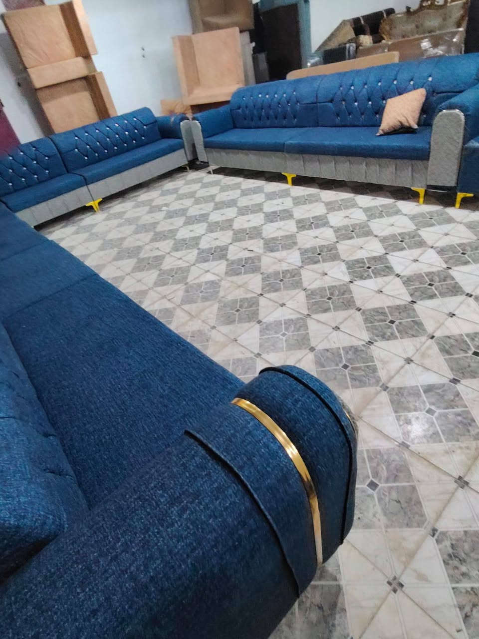 رمضان كريم عليكم 
رجعنا وياكم ونكون متواجدين طيلت شهر رمضان 
من الساعه الواحده ظهرا لحد 12ليلا 
تخم ديوان لون سمائي
جديد  10قطع
13اونص متر ظ منه
بيع او مراوس اوتبدل 
رجل حديد تركي 
شغل بلاويد اسود تفتح الاقماش وشوف الخشب 
يوجد قياسات اكو 6اونص
او 14كتر
او 20كتر
او 26متر 
اتعهد بالتخم بعد الاتفاق ونصبه بالبيت اي شي زايد او ناقص
اتحمله انه شخصيا 
تدلل اتصل او راسلني 
بيع او مراوس اوتبديل 
لعلم اذا عندك تخم مستخدم نشتري 
اوجلسه عربيه
متواجدين يومياً 
عنواني ناصرية الغراف طريق ال سهلان منطقه العميرات 
واتساب ***********
انظم للكروب ادخل على الرابط
https://www.facebook.com/groups/490367711756252/?ref=share_group_link
