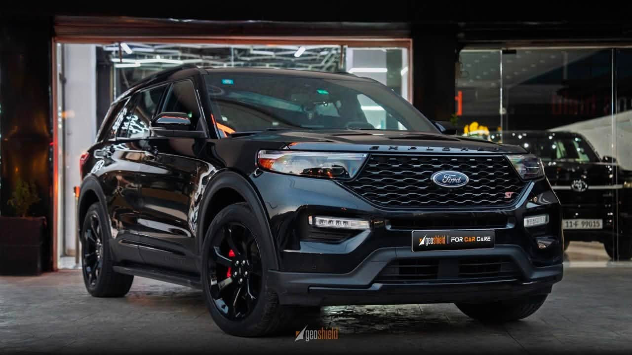 فورد اكسبلور ST performance
موديل 2023.
* القوة: 400 حصان.
* ناقل حركة أوتوماتيكي 10 سرعات.
* دفع رباعي (AWD).  

التسارع والسرعة

* تسارع 0-100 كم/س: حوالي 5.2 – 5.4 ثانية.
* السرعة القصوى: حوالي 230 كم/س 

* مقاعد رياضية جلدية مع تدفئة وتبريد 
* شاشة عدادات رقمية 12.3 إنش.
* نظام SYNC مع Apple CarPlay وAndroid Auto.
* كاميرات محيطية وحساسات ومجموعة Ford Co-Pilot360 
للسلامة.
*سقف بانورامي على طول السيارة 
7 مقاعد منفصلة vip 
حجم الويل 21 انش رياضي

* نظام قيادة رياضي وتعليق محسّن من فئة ST.
السيارة تقرير غرق الغرفة مبدلة بالكامل صفر مسج على حالة الوكالة 
بغداد / المحمودية 
للتواصل واتساب ***********
