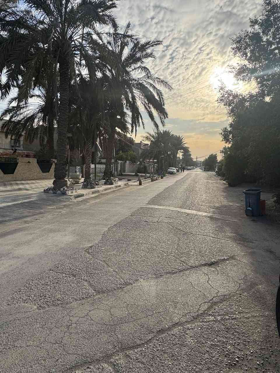 السلام عليكم
➖ دار قديم بسعر الارض للبيع في شارع فلسطين  :-  
▪️المساحة : 495 م الواجهه : 15 م    النزال : 33 م   
▪️محله : 510  شارع نافذ مقابيلك ماكو بيوت 
                           للاستفسار : 
                           ***********
                          *********** 
عنوان المكتب //  تقاطع النخله قرب مطعم قدوري مكتب الرحمن ّ
