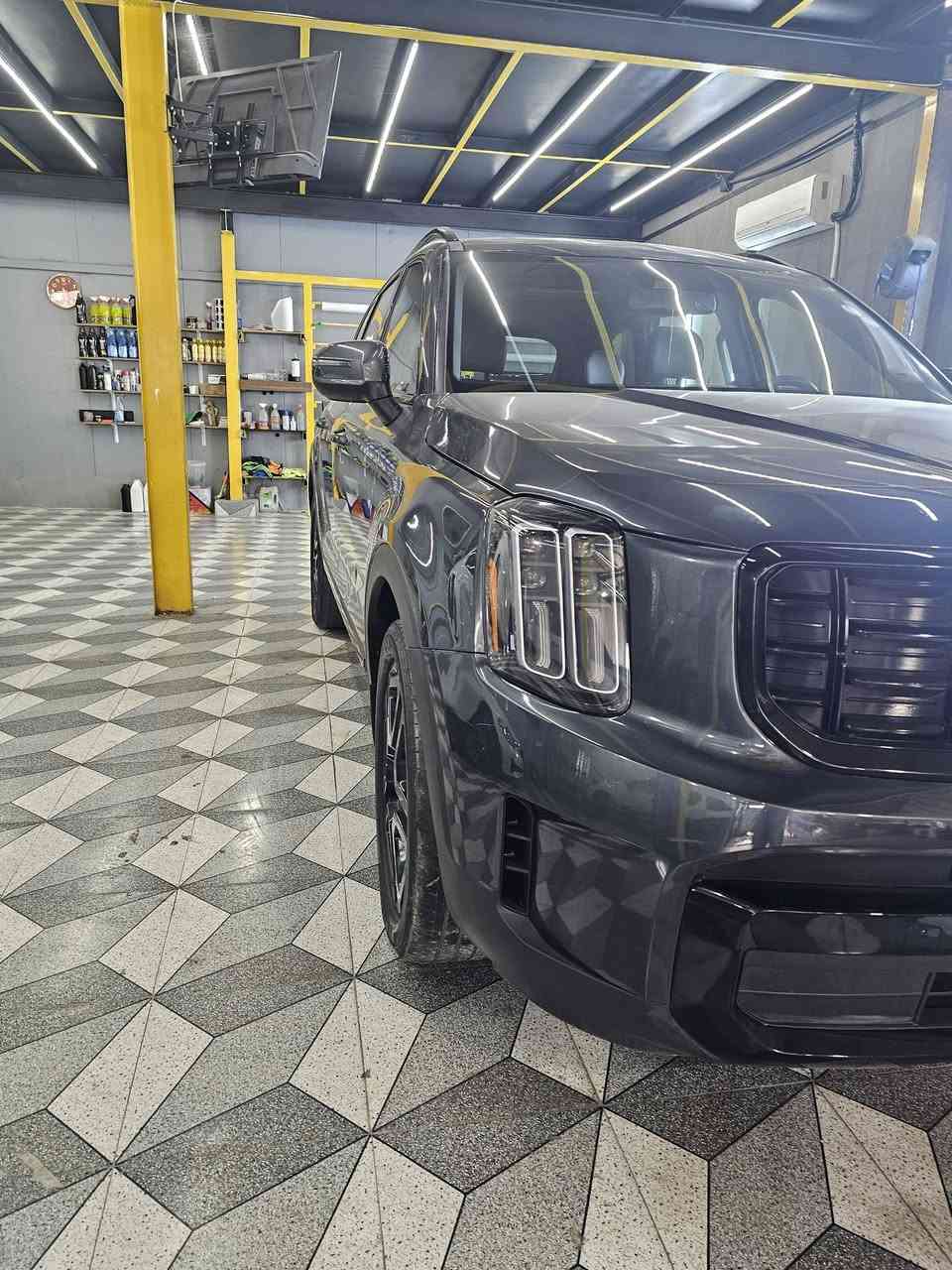 السلام عليكم
كيا تولورايت موديل 2024 EX الاين 

حادث موضح ب صور 

صبغ فقط بنيد بدون تبديل اي تبديل ما بيها السيارة بيها بارد قليل جدا بكصه الأمامية تقريبه شبر

بدون ارباك ارباكات سليمة 

ماشية 28 ميل مشي أمريكا 

السيارة رقم أربيل بس شركة تحويل او وكالة 

السعر 31000  $ وبيها مجال 

الأتصال *********** علي
