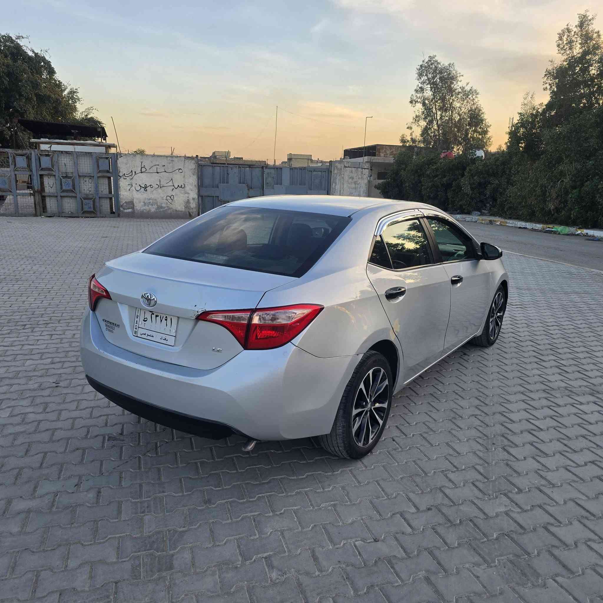 كورلا مديل 2018 امريكي حادث مرفق بصور كير ATMمكفول تبريد صدر تخم تاير كله مكفول ماشيه 124سياره ممتعوبه ابد
سعر 135 ورقه 
محرك 1800   
رقم بغداد باسمي 
العنوان _ بغداد _ 
***********
