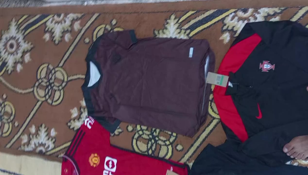 عندي دريسات دي اج ال
ه تقريباً ٥٠ قطعه
ابيعهن شلعه على ٤ وبيهن مجال 
للاستفسار مراسل الخاص او الاتصال على هذا الرقم ***********
