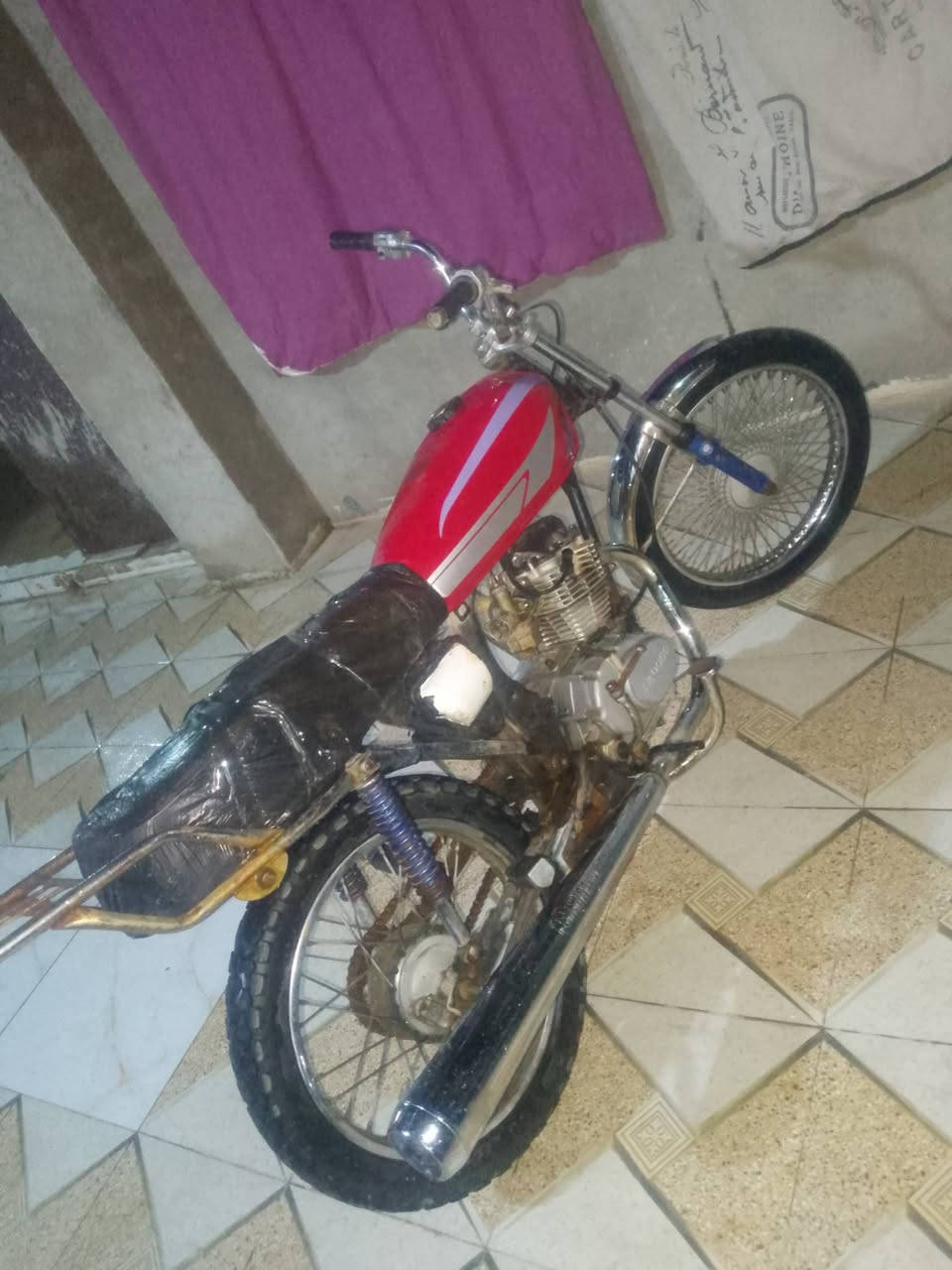 سلام عليكم  اربعه كير كلك كلك دراجه شغاله كامله مابيه كلشي مكينه ناعمه لاتبخيى ولا صوت  نشطه حلوه دبلات امامي خلفي  كله شغال  مكاني كربلاء البراهميه قرب سيطره البراهميه سعر 180 اوبيه مجال قليل شراي اتصل متواجد خاص ***********
