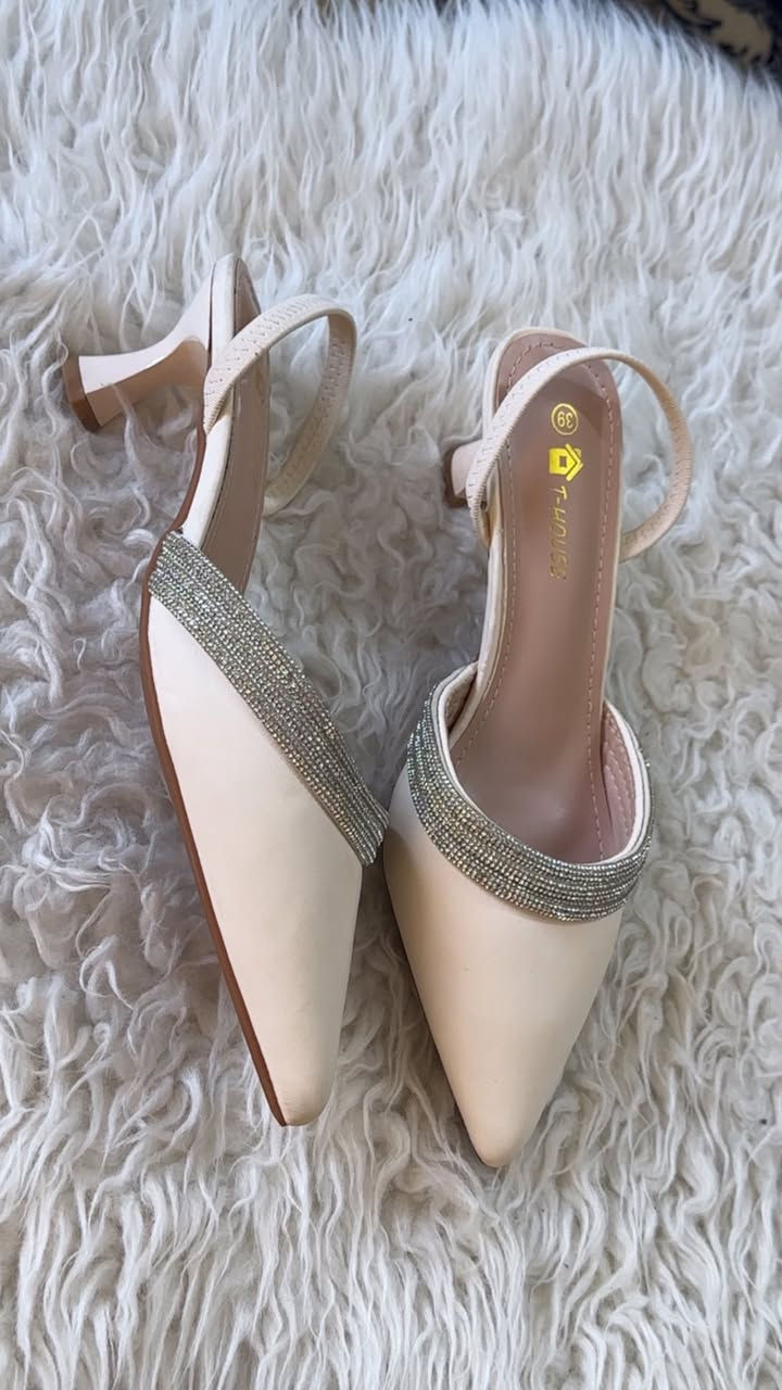 وصل الجمال قطع تمووووت 🔥🔥
حبايب البضاعه الي وصلتني فقط قياس ٣٨،٣٩،٤٠،٤١ وقطعه وحده ماروني قياس ٣٨ 

 و  الاسعار ١٠،١١.١٢.١٣


**إذا كنت صاحب هذا الإعلان وتريد حذفه لأي سبب، رجاءا أرسل رسالة إلى الدعم الفني**