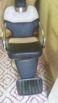 كرسي حلاقة • مستخدم شهر • موصل الجديدة