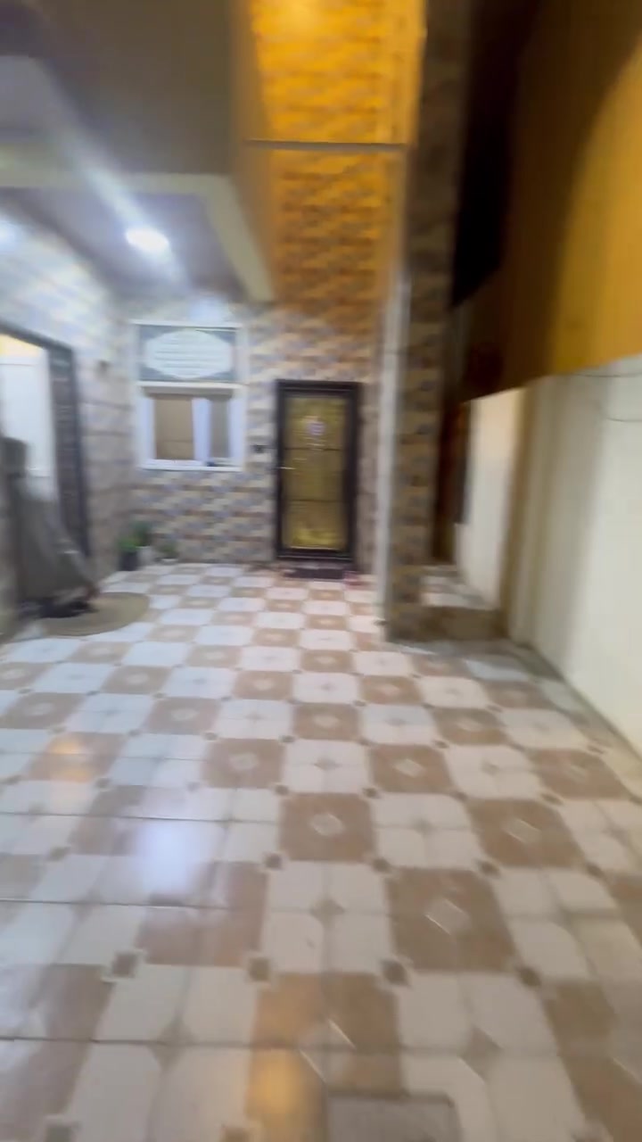 🏡 إعلان عقاري مميز للبيع – فرصة نادرة في موقع حيوي
يتوفر لدينا دار للبيع في المجمع الهندسي – قرب مديرية الشرطة ، بموقع ممتاز وهادئ مناسب للسكن العائلي 👌
🔹 تفاصيل العقار:
▪️ المساحة: 370 متر
▪️ نوع الطابو: صرف
▪️ عرض الشارع: 10متر
▪️ حديقة متوسطة باشجار مثمرة تضيف جمال وراحة للمكان 🌳
🔹 تفاصيل البناء:
▫️ الطابق الأرضي:
هول (ديوانية)
صالة كبيرة
مطبخ حار كبير +مطبخ بارد 
1غرفه 
2 حمامات 
▫️ الطابق الثاني 
2 غرف نوم
صالة 
حمام 
بلكونة
✨ البيت مرتب ويوفر مساحة واسعة وحديقة مثالية للعوائل أو للراحة 
💰 السعر: يحدد عند التواصل
📩 للاستفسار أو حجز موعد للمعاينة يرجى التواصل عبر التصال *********** بي واتساب
