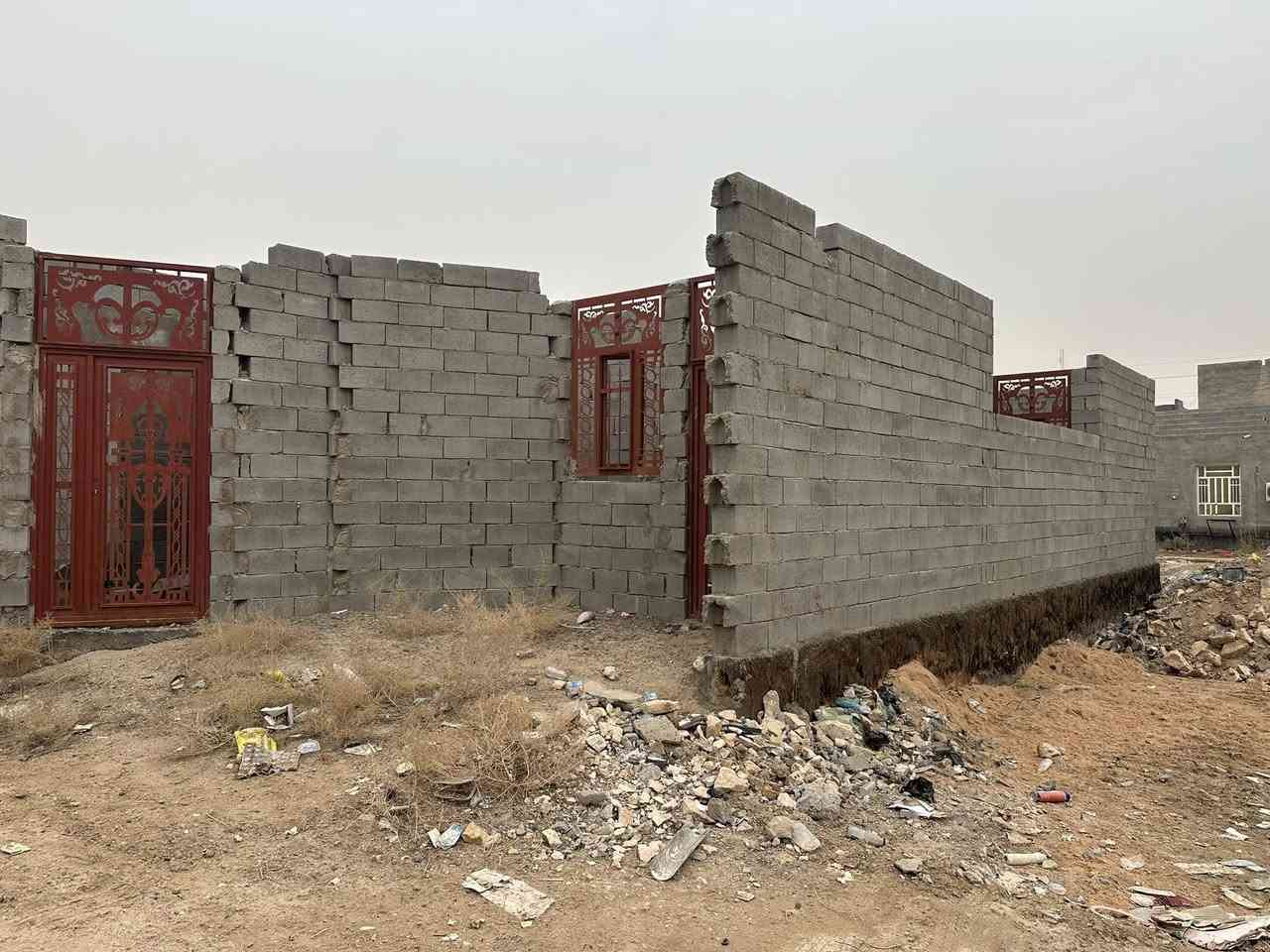 مكلف بالنشر…. السلام عليكم هيكل معروض للبيع (طابو زراعي) على الطريق الحولي قريب جداً على حي القدس مساحة الارض 200م 
السعر المعروض 50مليون وبي مجال
للتواصل ***********
