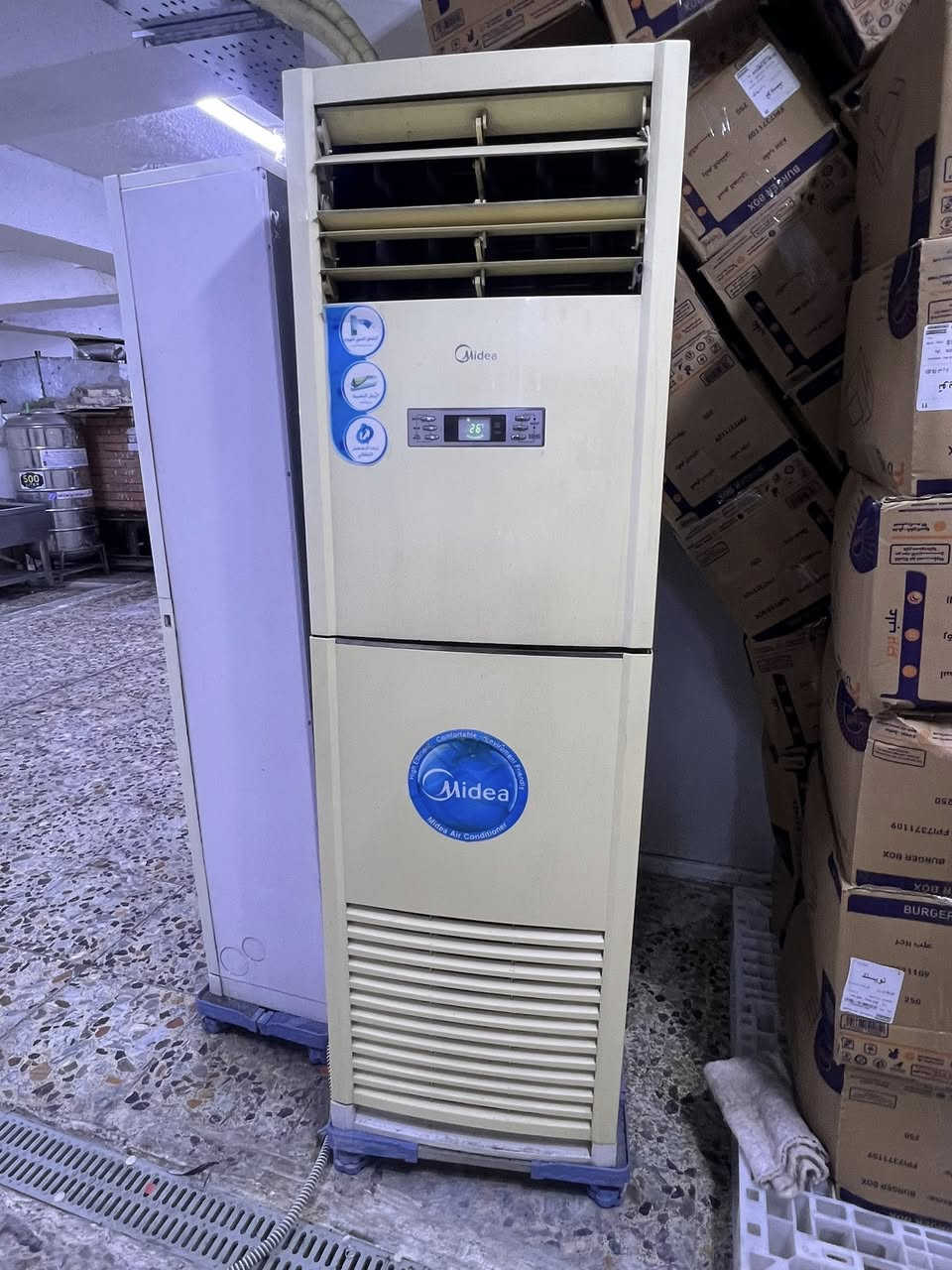 السلام عليكم سبالت 3طن نوعية ميديا Midea استخدام قليل سعر لسبلت الواحد 600 الف كلهم 1800 الف العنوان شارع فلسطين ***********
