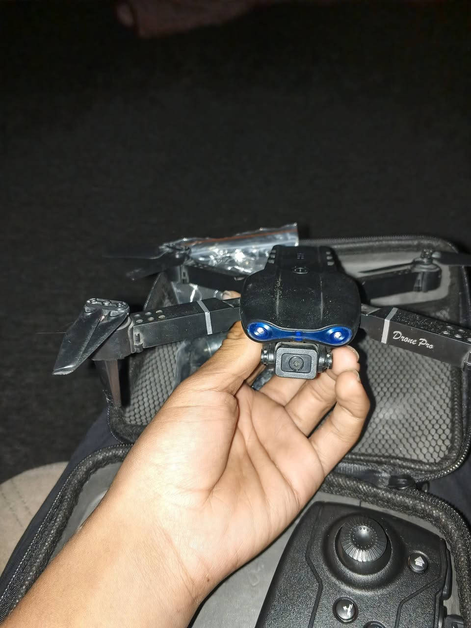 سلام عليكم شباب عندي طياره درون للبيع والله ماخذه 25 وبعدها جديده ابيعه10 صراحه اني ما الي واهس وما عندي شاحنه *********** موجود واتساب
