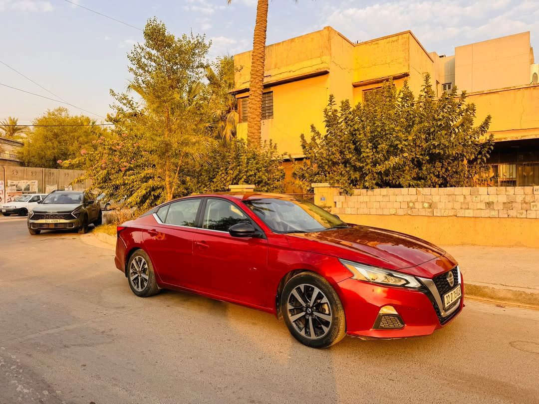 النظيف 🔥🔥
للبيع نسيان التيما موديل 2021🚘🚘
SRفئة 
سياره وارد امريكي  
رقم اربيل الجديد
شرط تحويل 
گير محرك تبريد كله بشررط
بصمة ابواب 
دخول ذكي
تشغيل عن بعد 
موصفات ال SR معروفه 
كير محرك تبريد بشرط 
صور السياره بالمنشور
بيه جاملغ امامي فقط صبغ 
ونص جاملغ خلفي  في بغداد 
حادثه بسيط بدون دواخل وشواصي 
سياره ماشيه 110 مايل
الخاص مفتوح
مكان السياره بغداد / المنصور + الدورة

للاستفسار
 ***********
