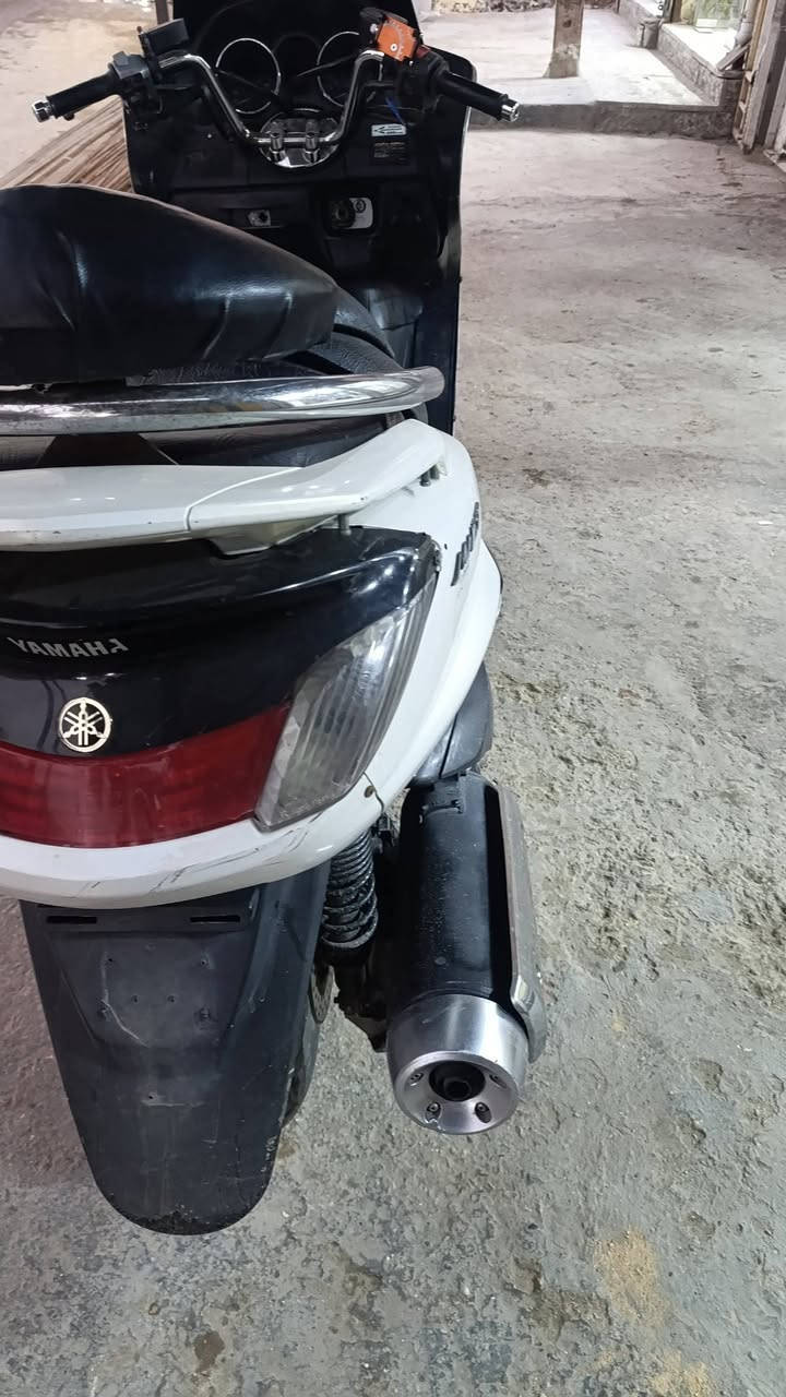 سلام عليكم ورحمة الله وبركاته
اخوان للبيع ماجتسته كراند 
مكينه مكفوله 
نضافه 80/💯 
سعر 900 وبيها مجال قليل 
مكاني العبيدي 
***********
