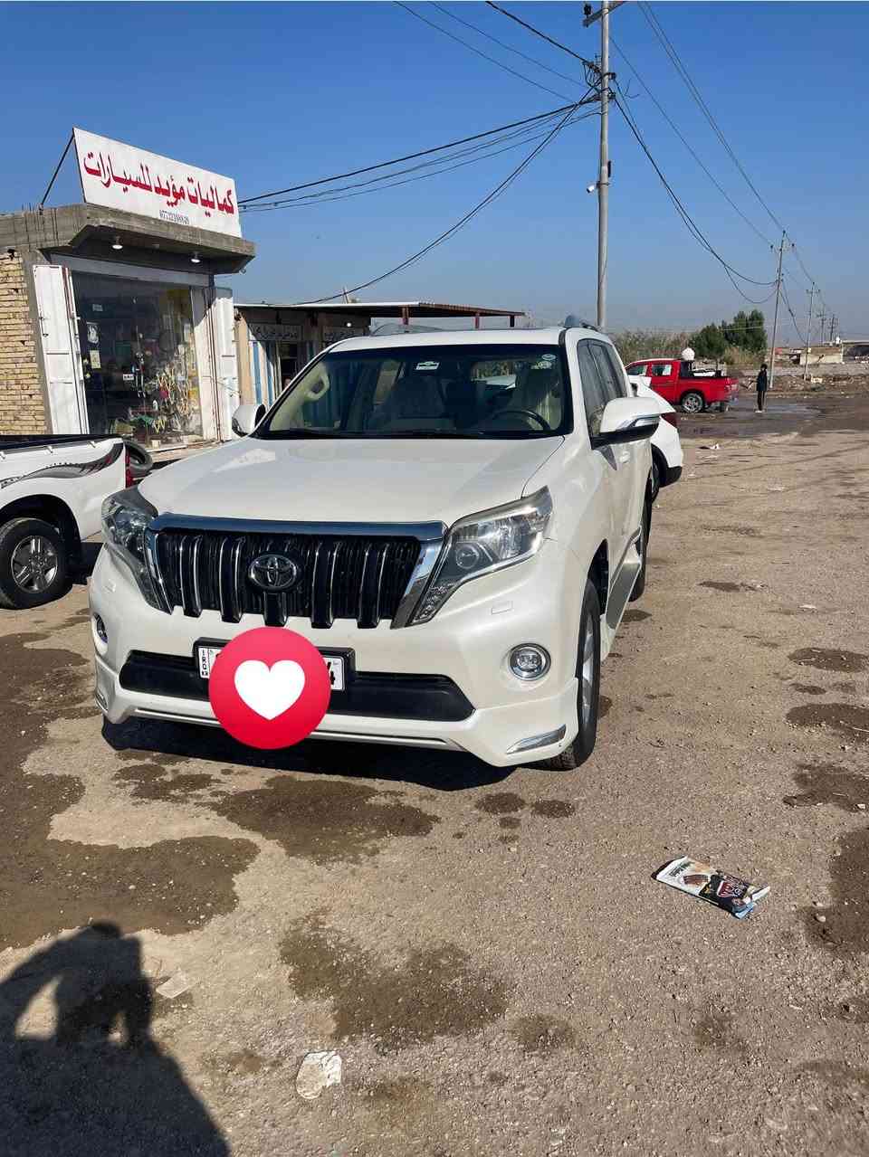 لاندكروز برادو ٢٠١٧ خليجي ٦ سلندر كفالة عامة عدا الشخط اللي بالصورة فول مواصفات رقم اربيل بأسمي سنوية لل٢٩ 
ماشية ١٣٠ الف كيلو 
السعر ٣٥٠ ورقة 
***********
