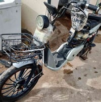 بايسكل شحن بطاريات نضيفات   السعر 180 07752325264