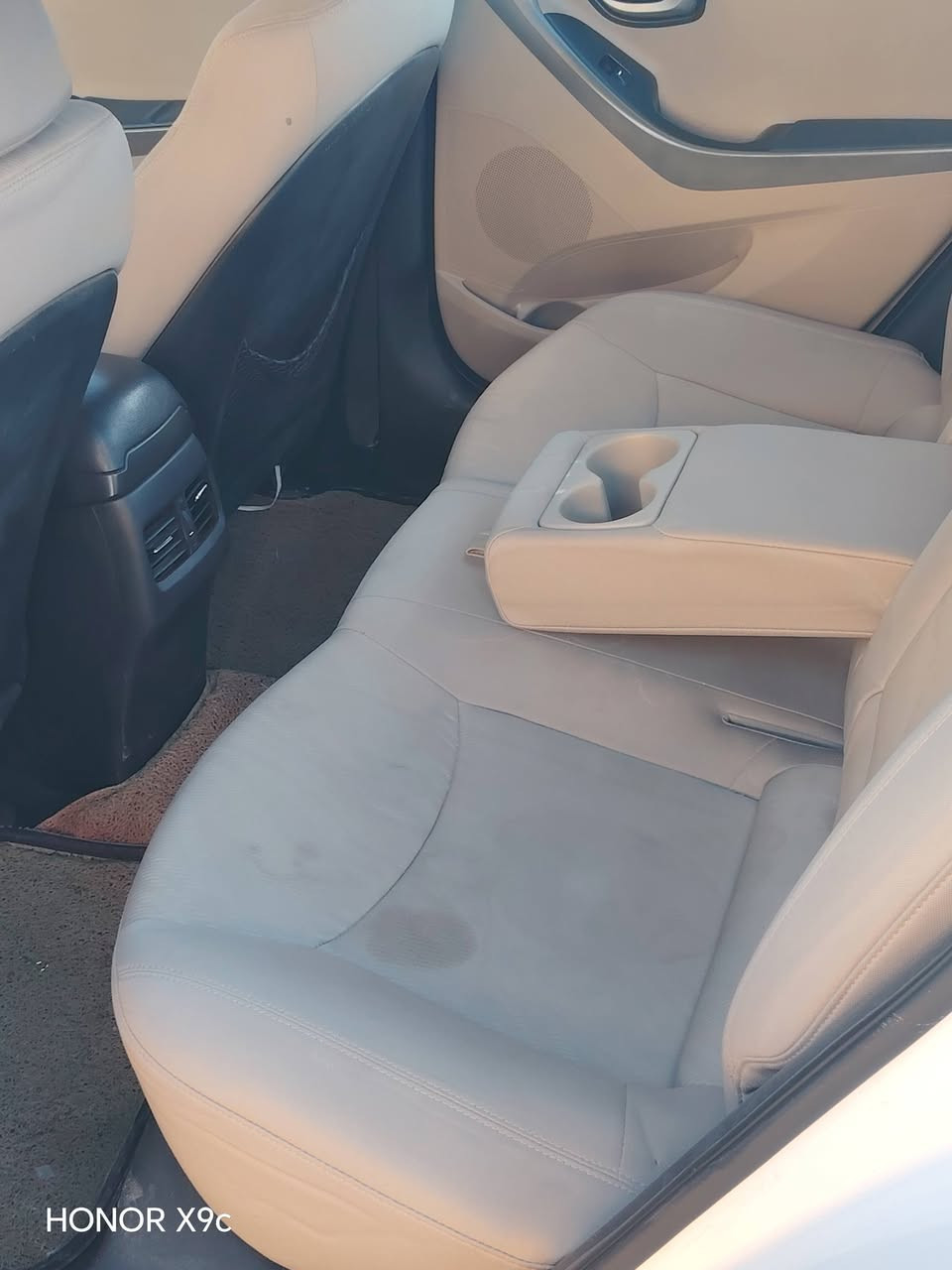 السلام عليكم االنترا للبيع موديل 16 سياره جديده وعلى وضع الشركه ماشي 115 مقفوله كفاله عامه من عدا شبر بارد.سياره مكانك في كربلاء ورقمها الشمالي اربيل.السنويه ساقطه.سعر 127.  ***********
