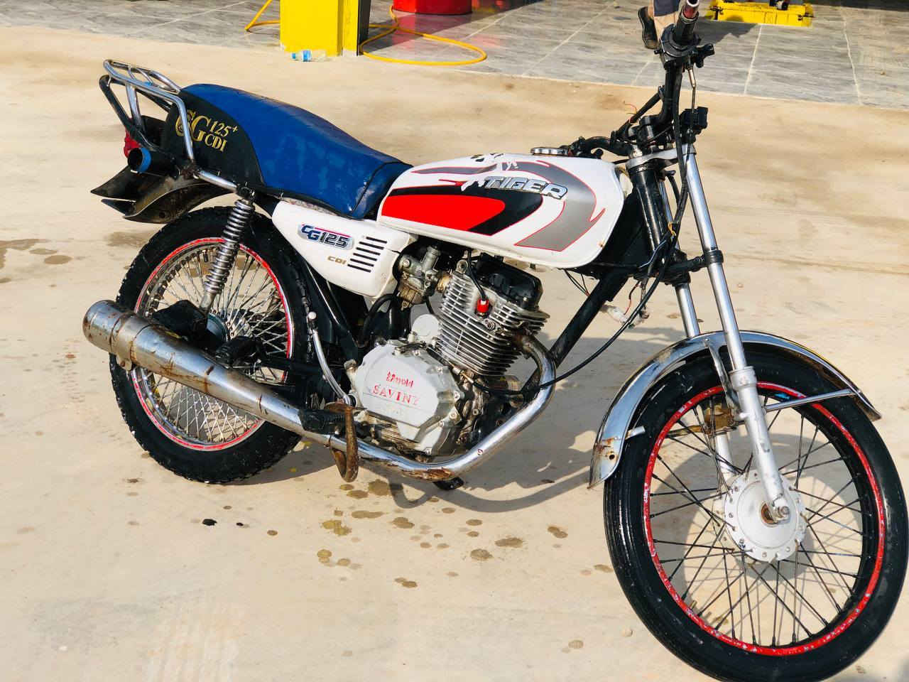 سافين موديل 20 خمسة كير 
لا صرف ولا بخار ولا ينكط دهن نشاط نار 
كهربائيات شغالة لايت وبك لايت 
السعر (250 )العنوان الشركاط الساحل الأيسر اسديرة وسطى *********** بي واتساب
