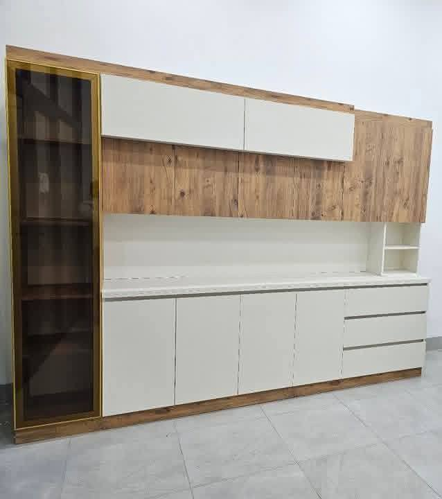 هه راج هه راج كه وانته ريكي 3مه تره مخسله كه شي مه ترو نيو به 550هه زاره ره نكوديزائين به خواستي كريار خويه تي بو زا نياري زياتر بيوه نديمان بيوه بكه ن *********** واتسئاب فايبه ريشي له سه ره گه ياند مان هه يه بو سه رجه م شاره كان ***********
