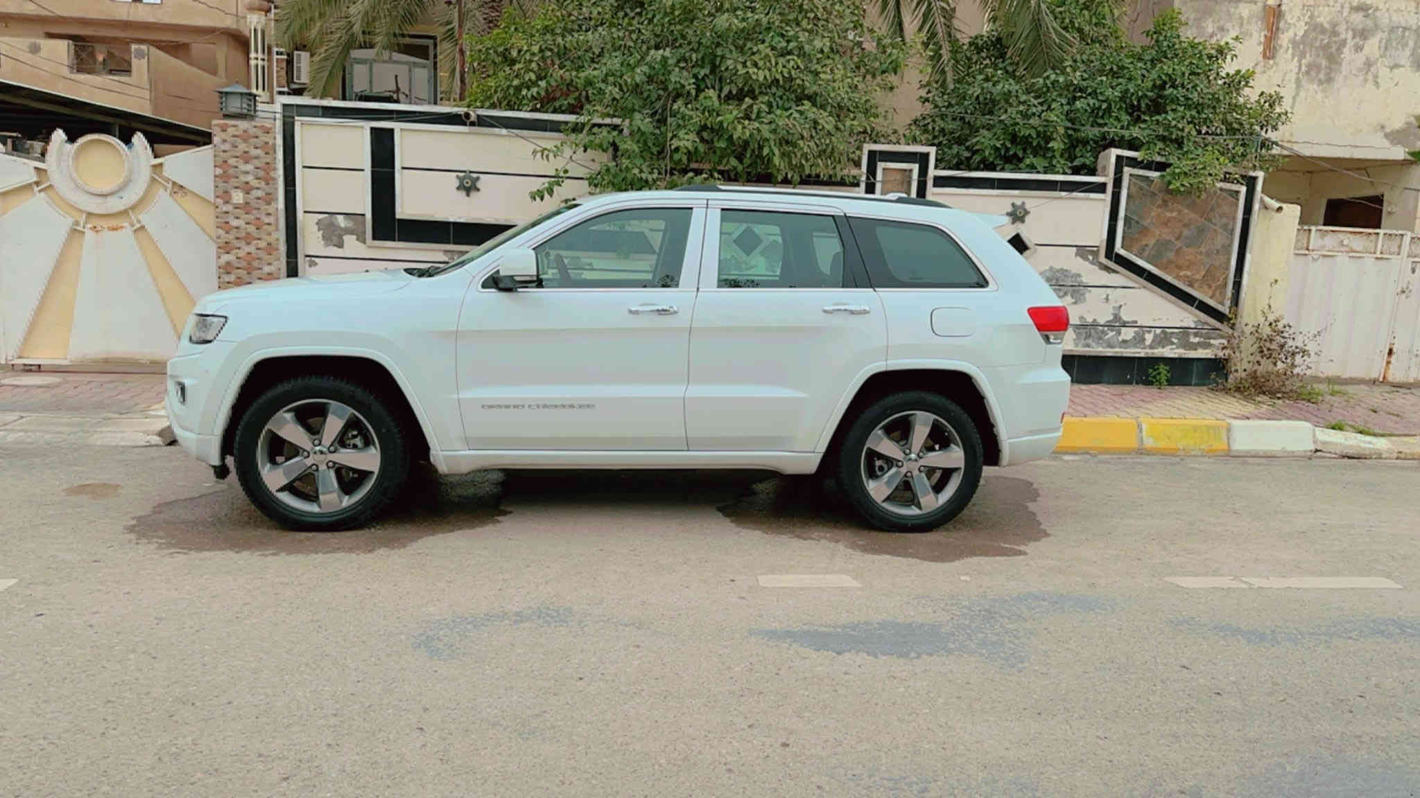 جيب اوفرلاند مكفولة  2014
خليجي وكاله العرصات 2014  4x4 فول موصفات 1/1 

حجم المحرك : 6سلندر 3600  
*ماشيه 140 .كم  شرط الفحص 

ماوس وضعيات قياده الفور ويل 
جكات 3وضعيات
* بانوراما
*غرفه السياره عسلي جلد 
*اناره ترحيب 
بصمه دخول ذكي
*صندوق كهربائي 
*شاشه كبيرة 8.4
*كشنات الاماميه كهربائي 
*خزن وضع المقاعد والستيرن 
*ويل حجم  18
هوك امامي خلفي
*شفتات ستيرن 
* كاميرا خلفية 
* حساسات خلفية وامامية 
*دبل كزوز 
* مرايا متحركه عند الرجوع للخلف  
*تعتيم مريا 
*ستيرن كهربائي متحرك  
داخل عسلي 
* كشنات تدفئة امامي وخلفي 
* كشنات امامي تبريد 
* ستيرن تدفئة   
* لد امامي لايت زنون
*زراك لايت
* سستم صوت ٩ سماعات دمام خلفي 
* اشارات مرايا 
*كير طيارة 8 نمر 
* تحكمات ستيرن فول
* تدفئة مرايا جانبيه 
رقم بغداد مشروع وطني 
السياره جديده 
تخم تاير 
صدر جديد 

بيع فقط اعتذر عن المروس

السعر 258 وبيها مجال بسيط

مكان السياره بغداد الجديدة 

***********
