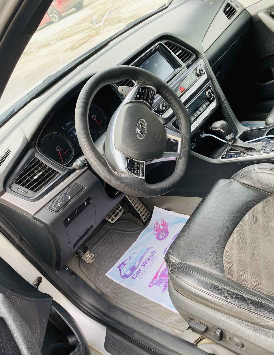 للبيع سوناتا
رقم بغداد بسمي
المديل 2018
بيه هلال جاملغ خلفي صبغ فقط بل عراق باقي مكفول 
فول موصفات لمتد1/1
-بصمه
ماشي 45
فتحه
شفتات بل ستيرن
شحن اللاسلكي
-جلد
-كشنات تدفئه
-تحديد مسار+رادارت بالمري
-اشاير بالمري
-جنطه ذكيه
-تبريد بيانو
-كيجات دجي تل
وبعد بيه مواصفات  
السعر145 وبيه مجال
لاستفسار ***********
