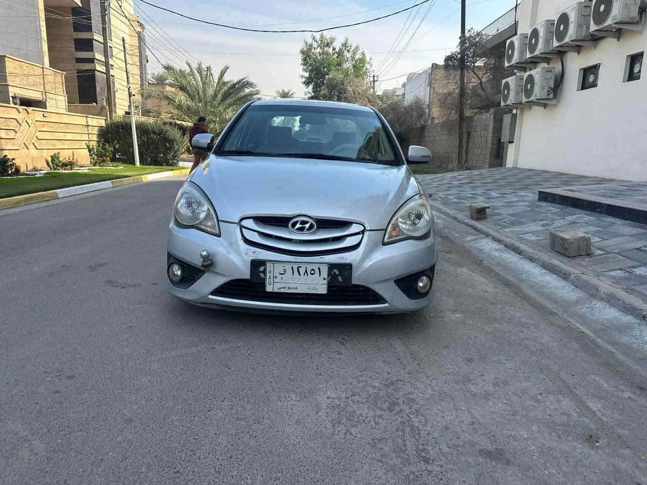 للبيع هونداي اكسنت ٢٠١٠ خليجي فول مواصفات للخير 
محرك وكير جدد ممفتوحات ولا ملعوب بيها مكفولات 
صدرين تخم تاير باتري كهربائيات كلها ع وضع الشركه 
السياره جديده مال بيت ومال جناي متحتاج مصرف 
السياره فول مواصفات للخير وكلشي بيها شغال 
كشرها كلش حلو بيها صبغ باب السايق فقط 
السعر ٩٤ ورقه وبي مجال للشراي العنوان بغداد حي الجامعه 

‭٠٧٧١ ٨٤٠ ٦٧٧٤‬ابو حسن اني مكلف بل نشر بغداد, العراق
