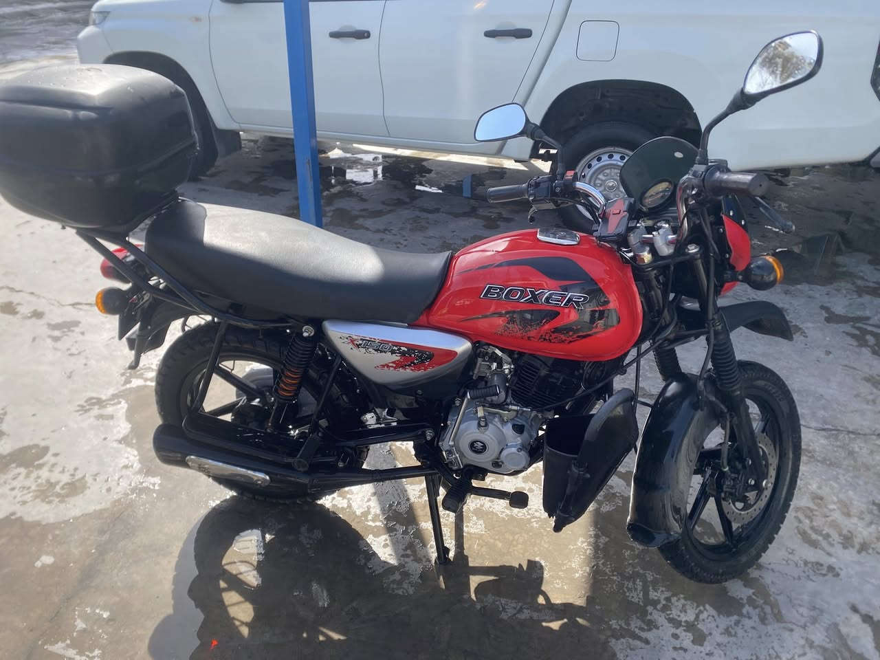 دراجة بوكسر موديل 2023 بلادي مع جهاز انذار ما مفتوح بيه برغي استخدام شخصي مرقمه بغداد  السعر (2،600 )وبيه مجال 
العنوان / مجمع بسماية السكني 
للاستفسار / ***********
